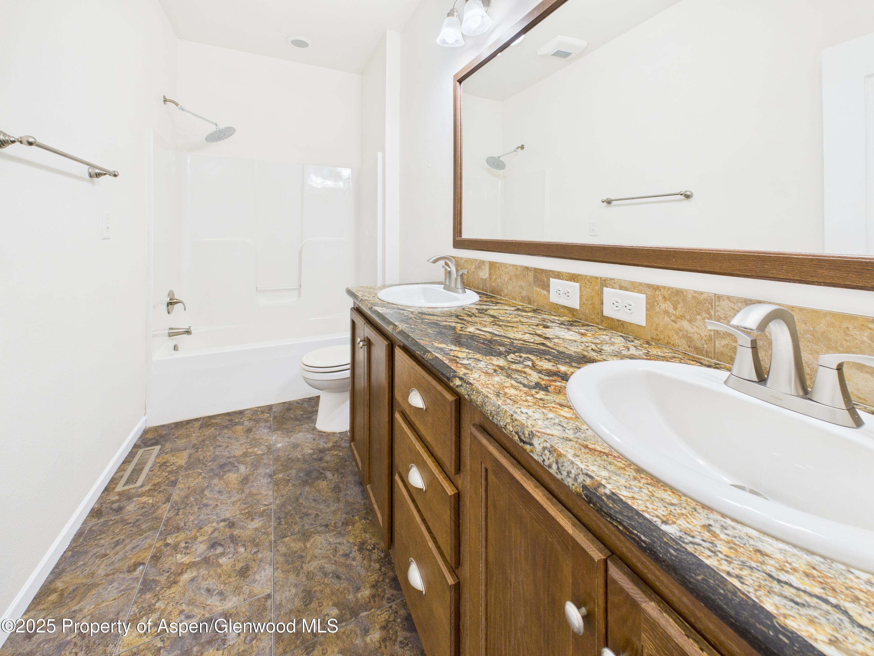 68 Salmon Loop Loop Property Photo 19