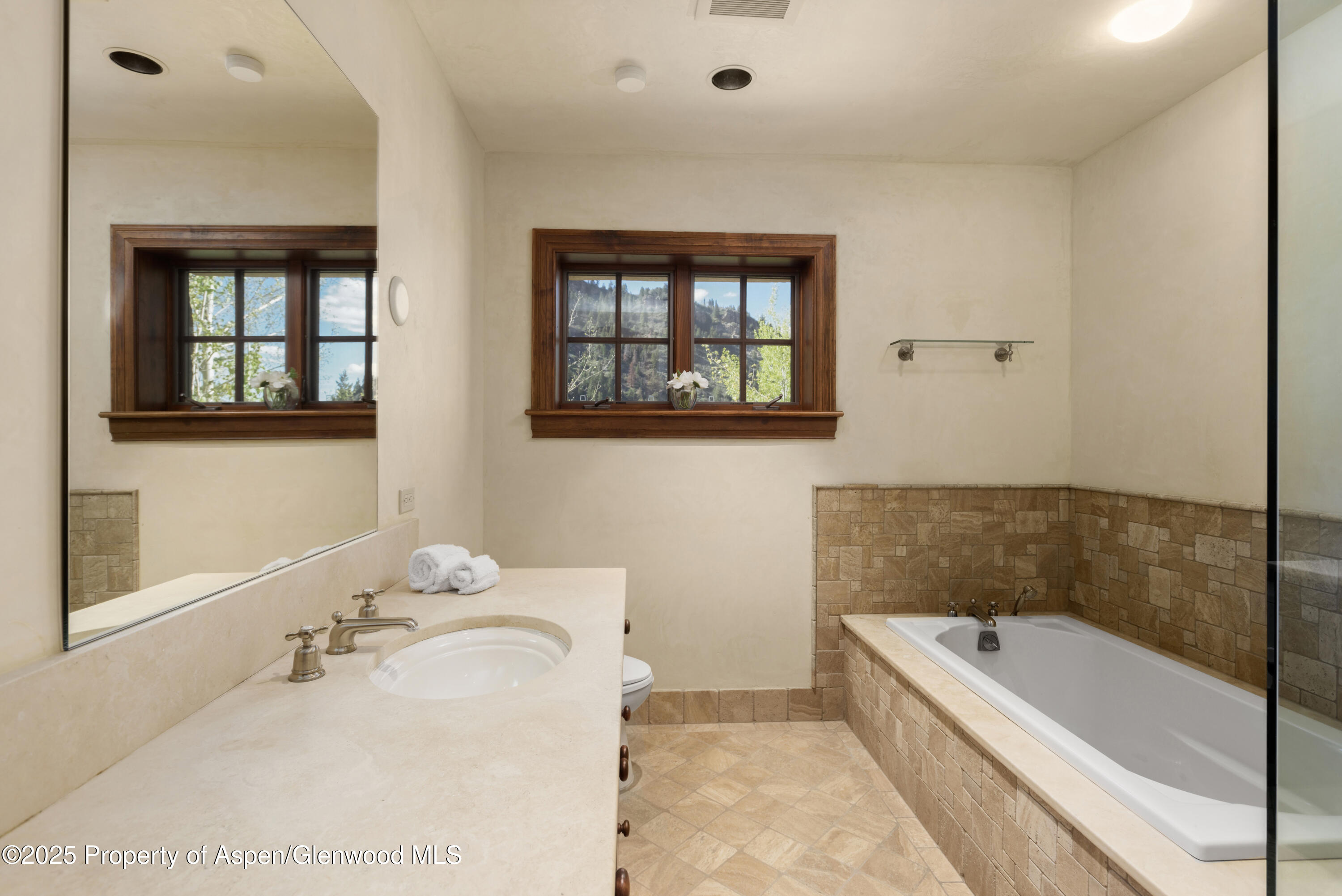 388 Exhibition Lane Property Photo 40