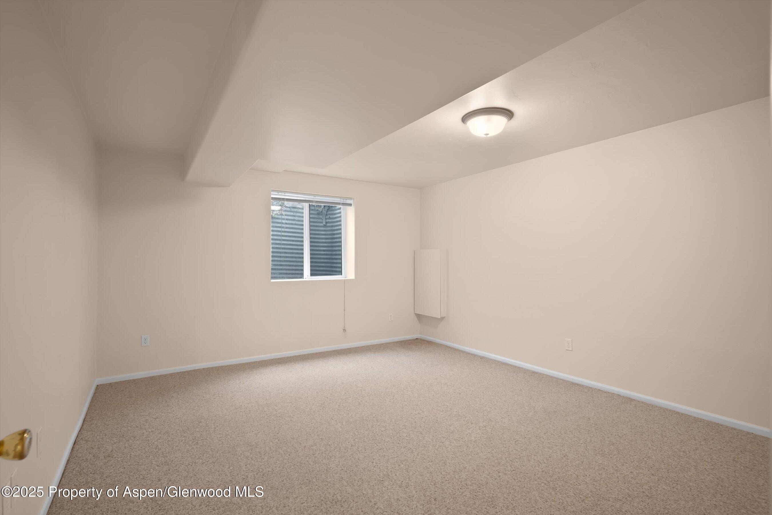 634 E First Street Property Photo 8