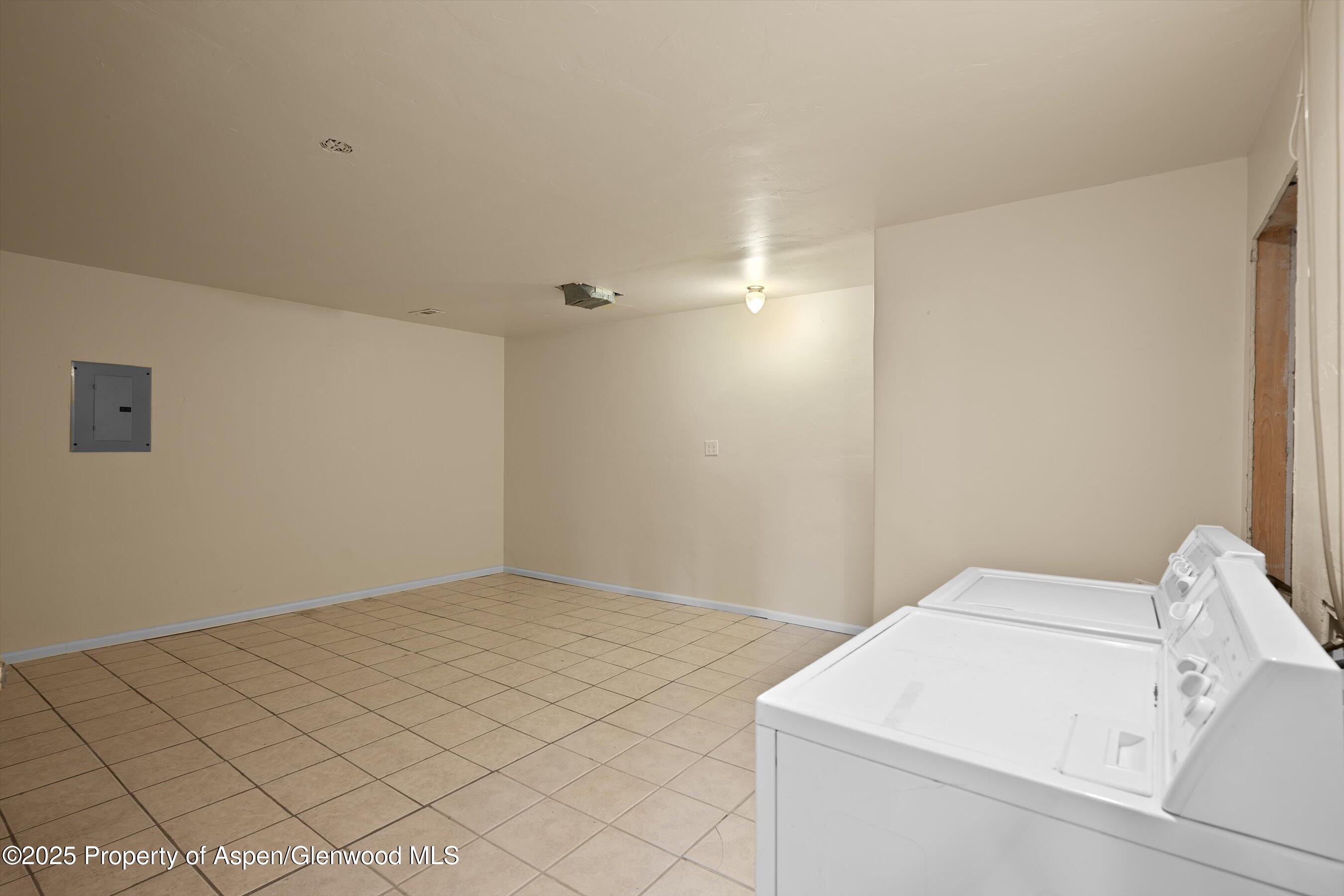 634 E First Street Property Photo 14