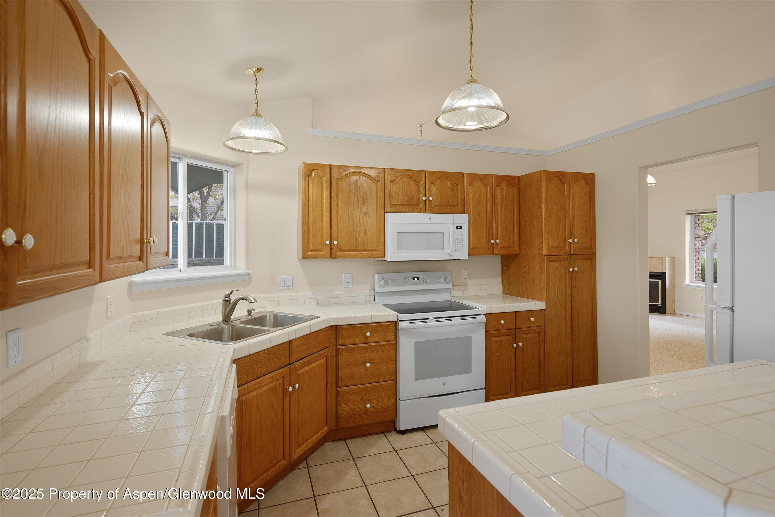 634 E First Street Property Photo 16