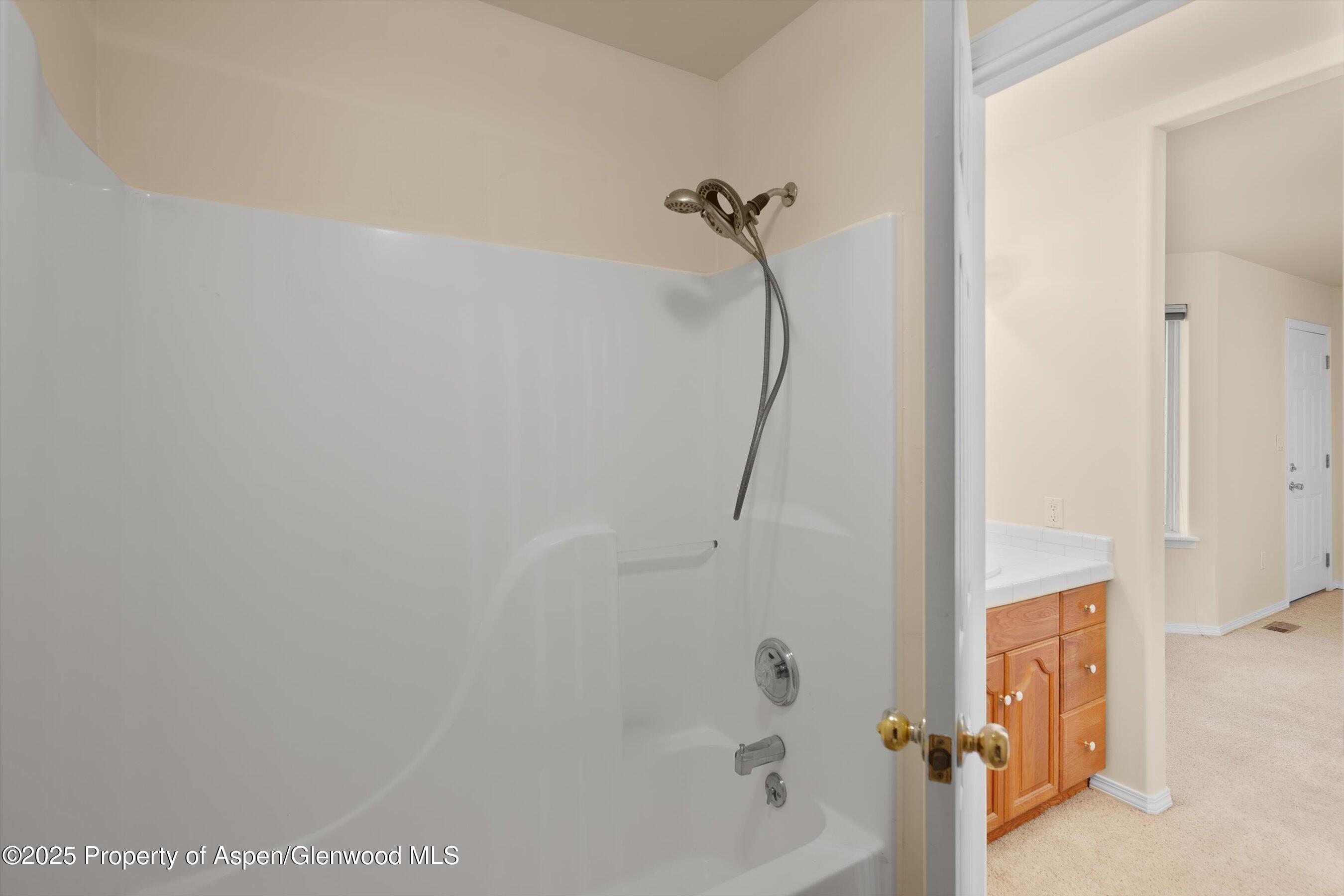 634 E First Street Property Photo 25