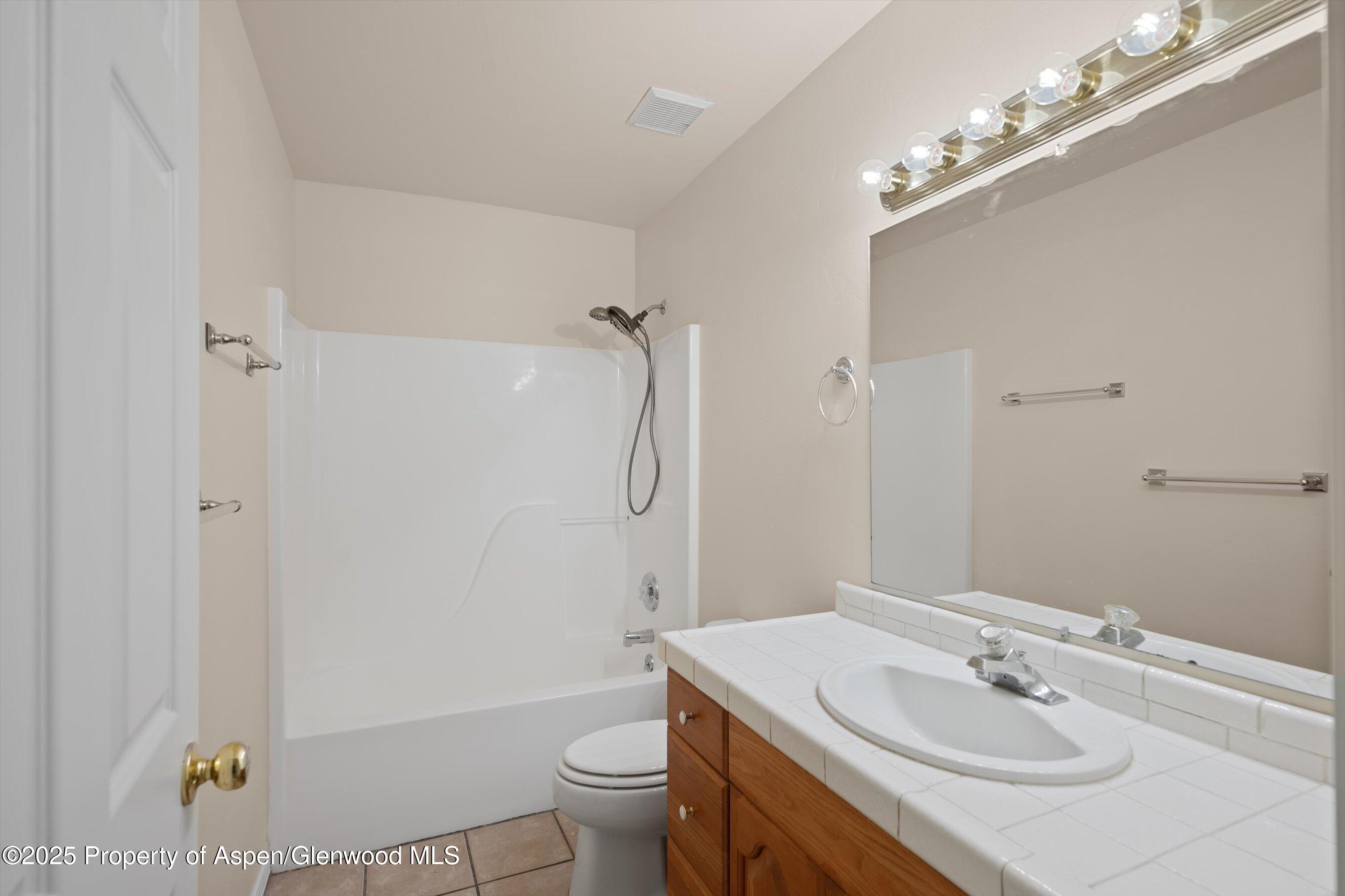 634 E First Street Property Photo 28