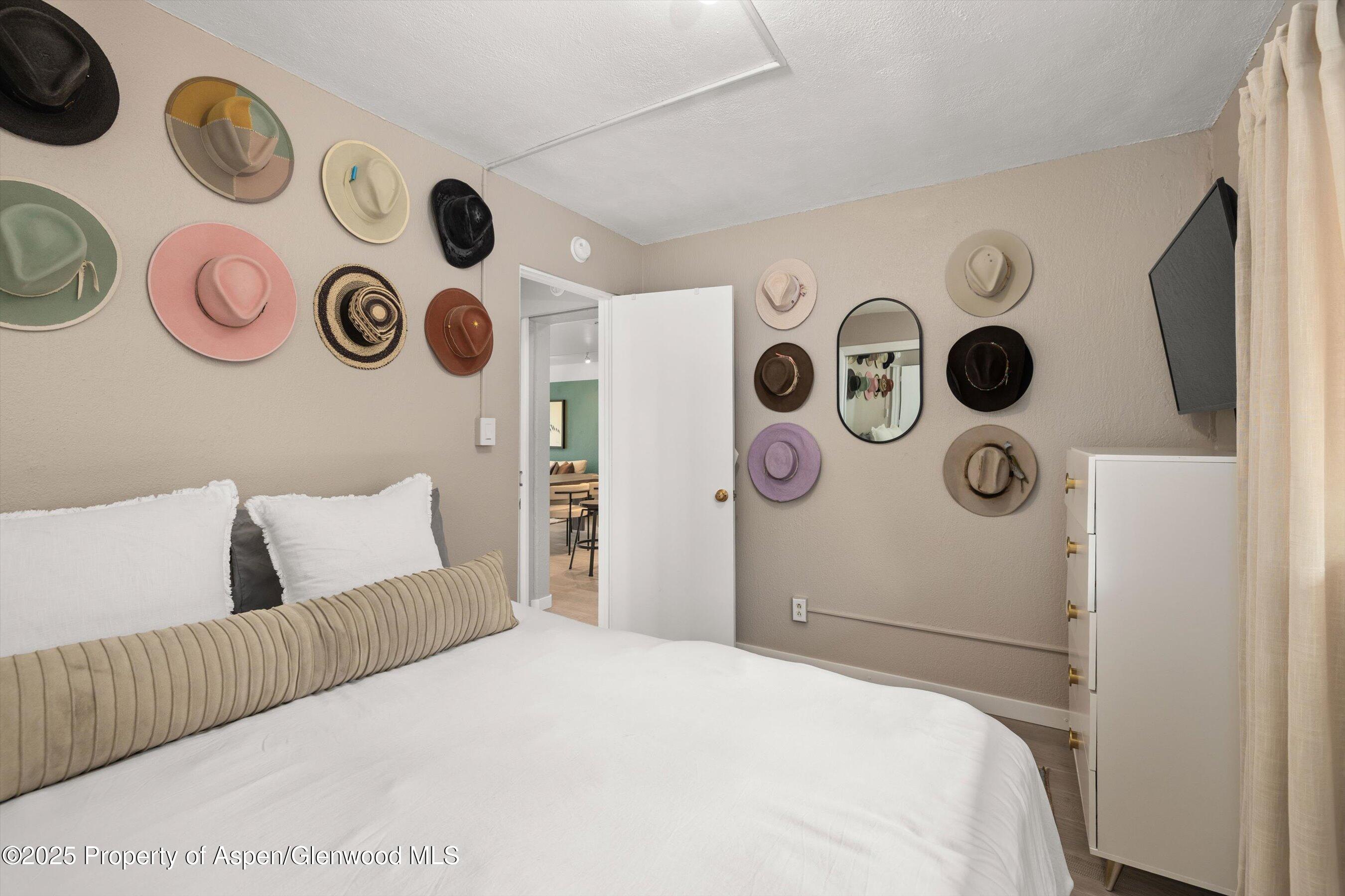 950 Vine Street Property Photo 10