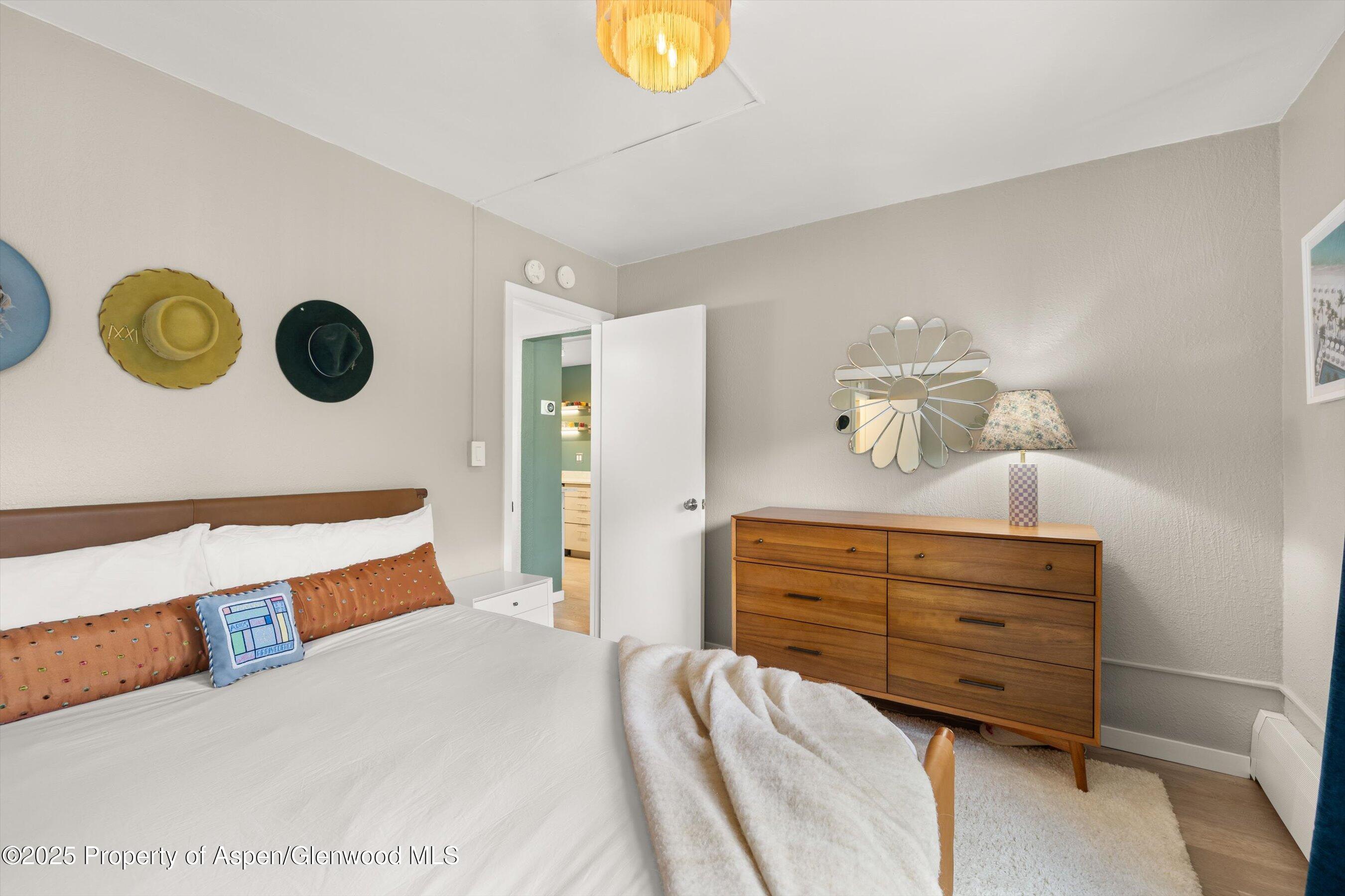 950 Vine Street Property Photo 12