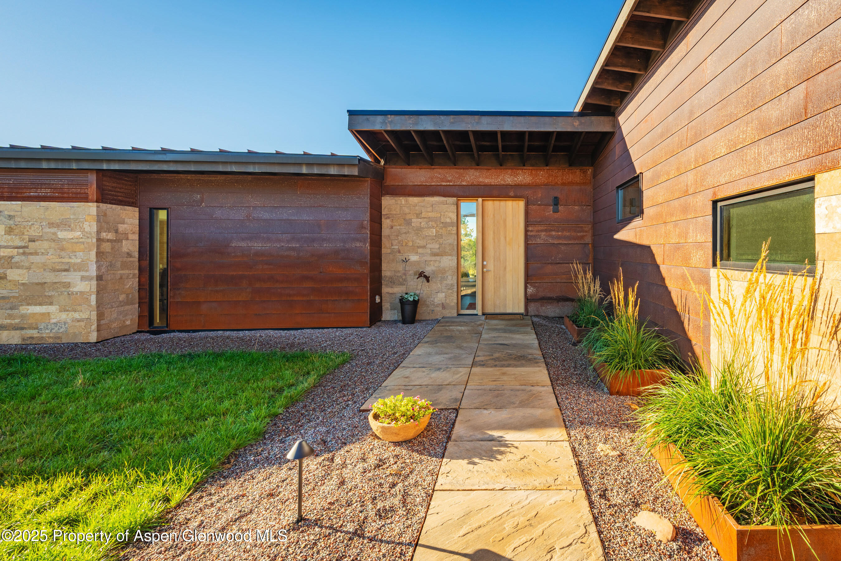 2685 Elk Springs Drive Property Photo 4
