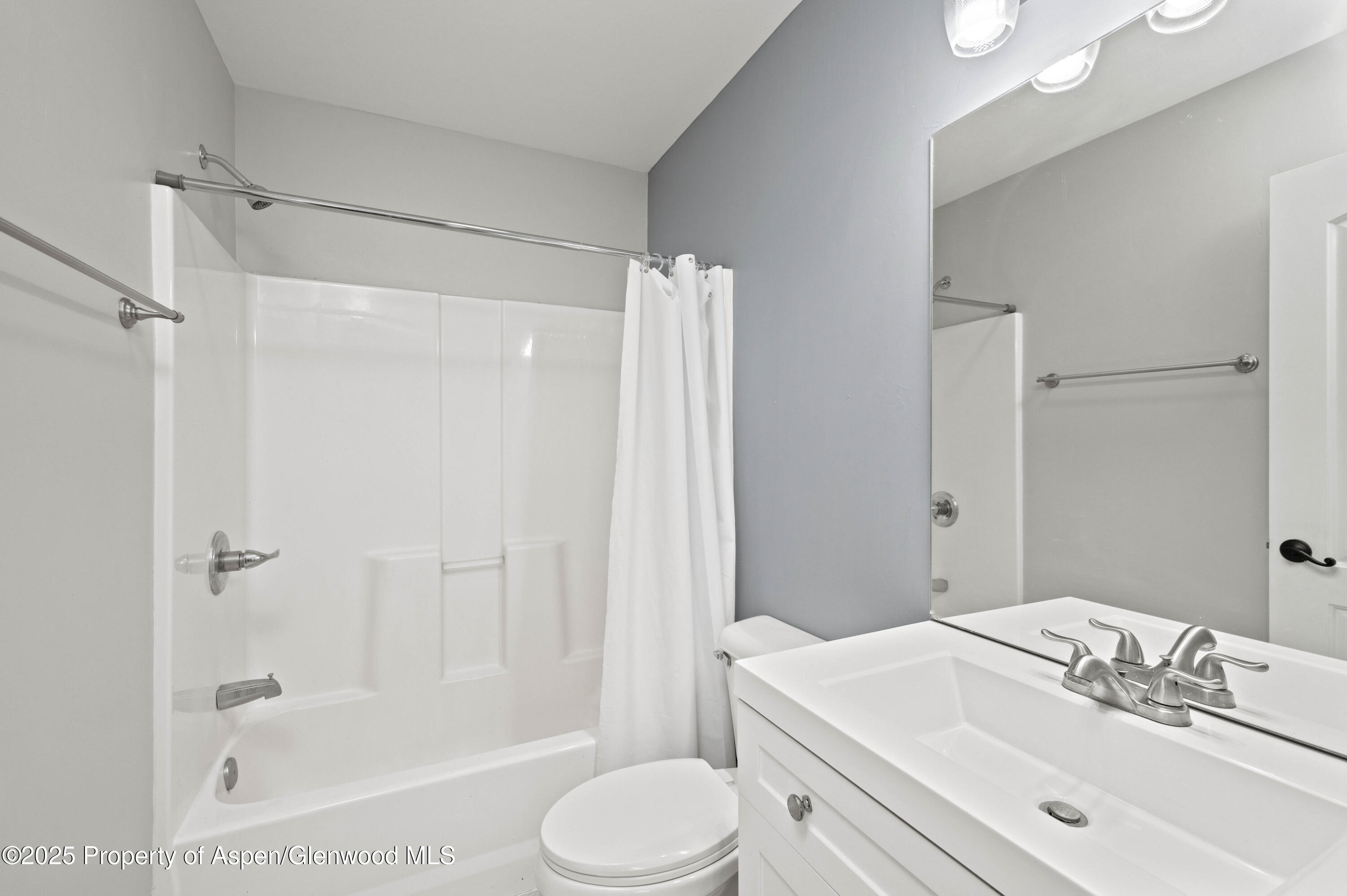 148 W 26th Street Property Photo 16