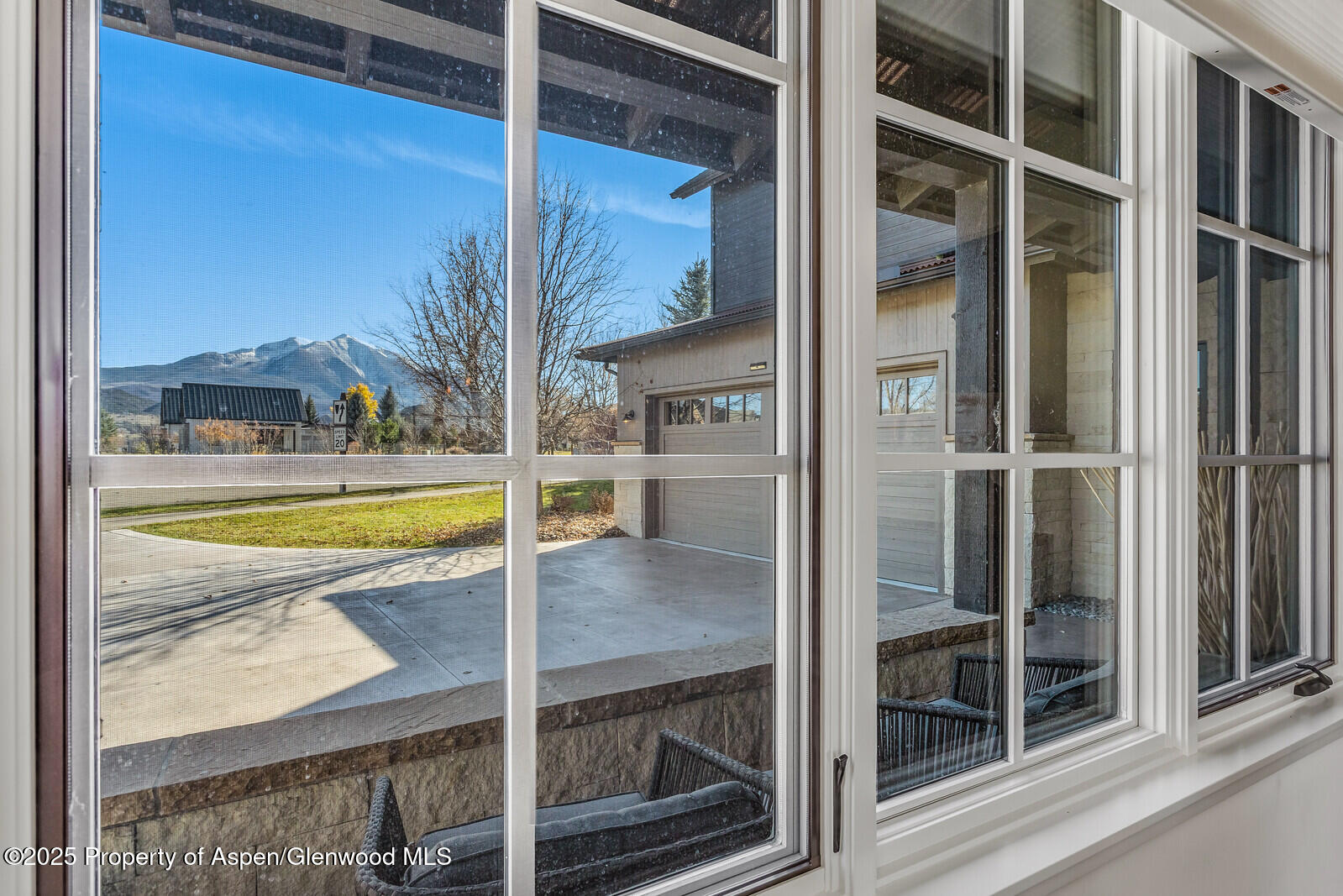 283 Crystal Canyon Drive Property Photo 6