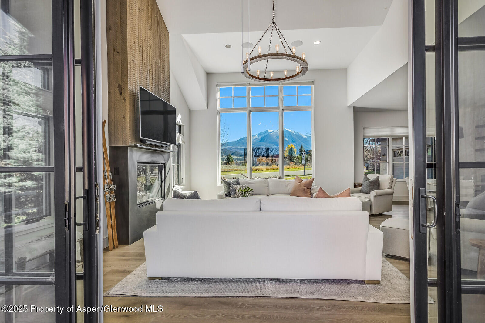 283 Crystal Canyon Drive Property Photo 12