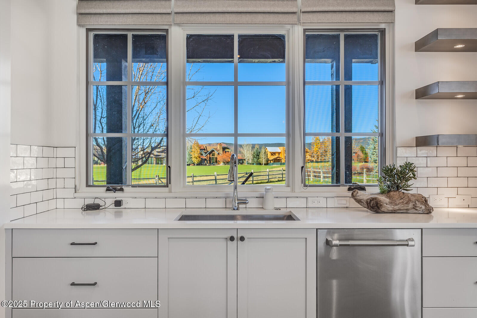 283 Crystal Canyon Drive Property Photo 26