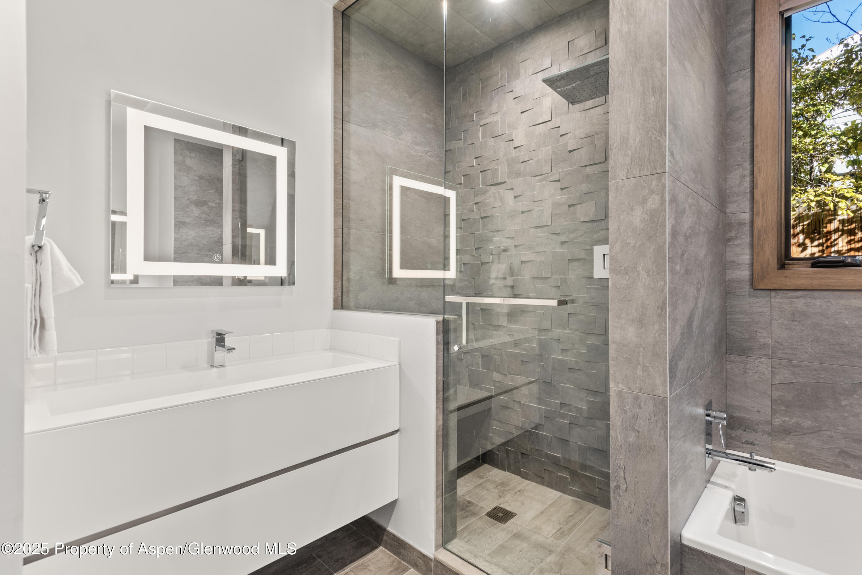 522 Spruce Street Property Photo 14