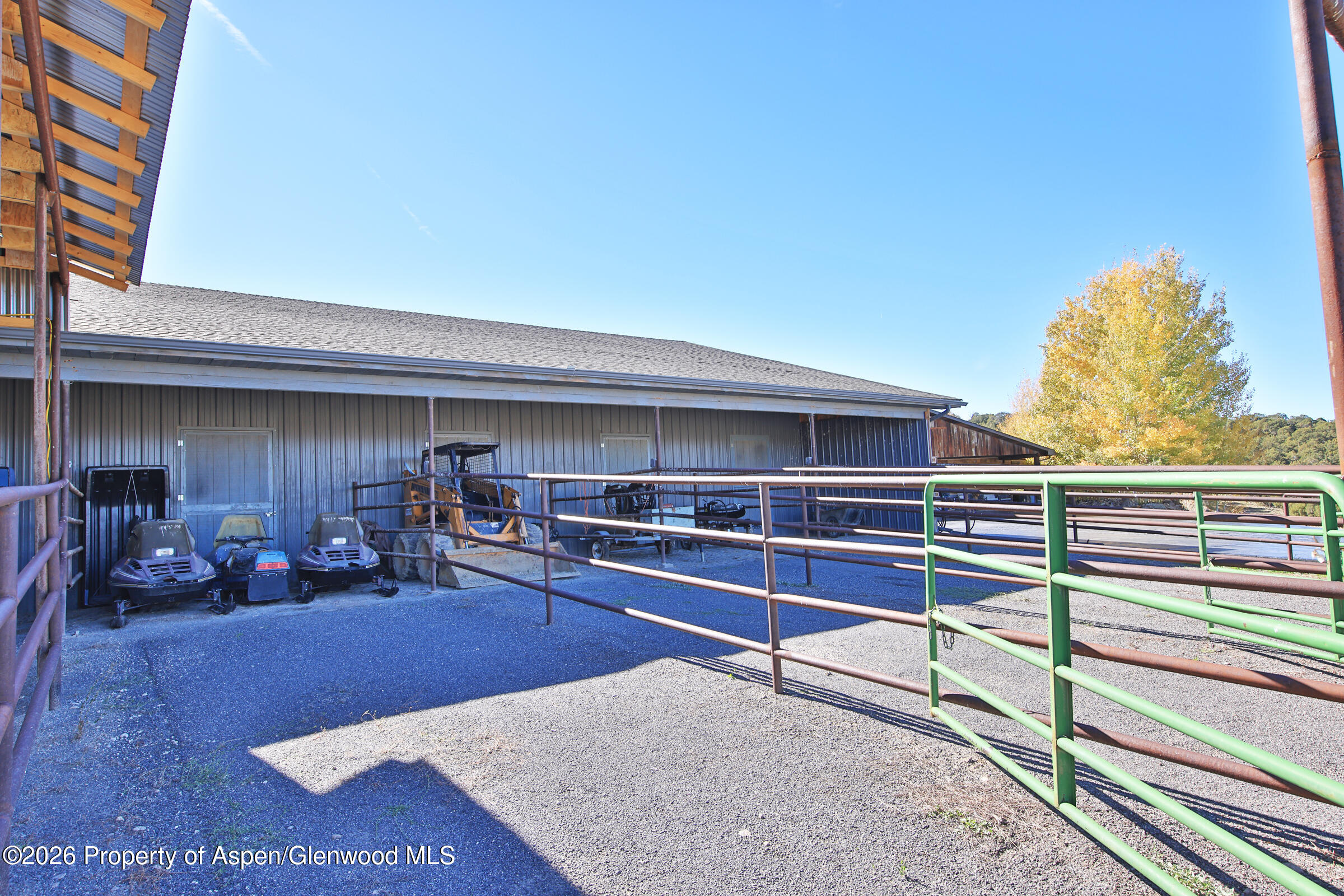 10497 54 7/10 Road Property Photo 33