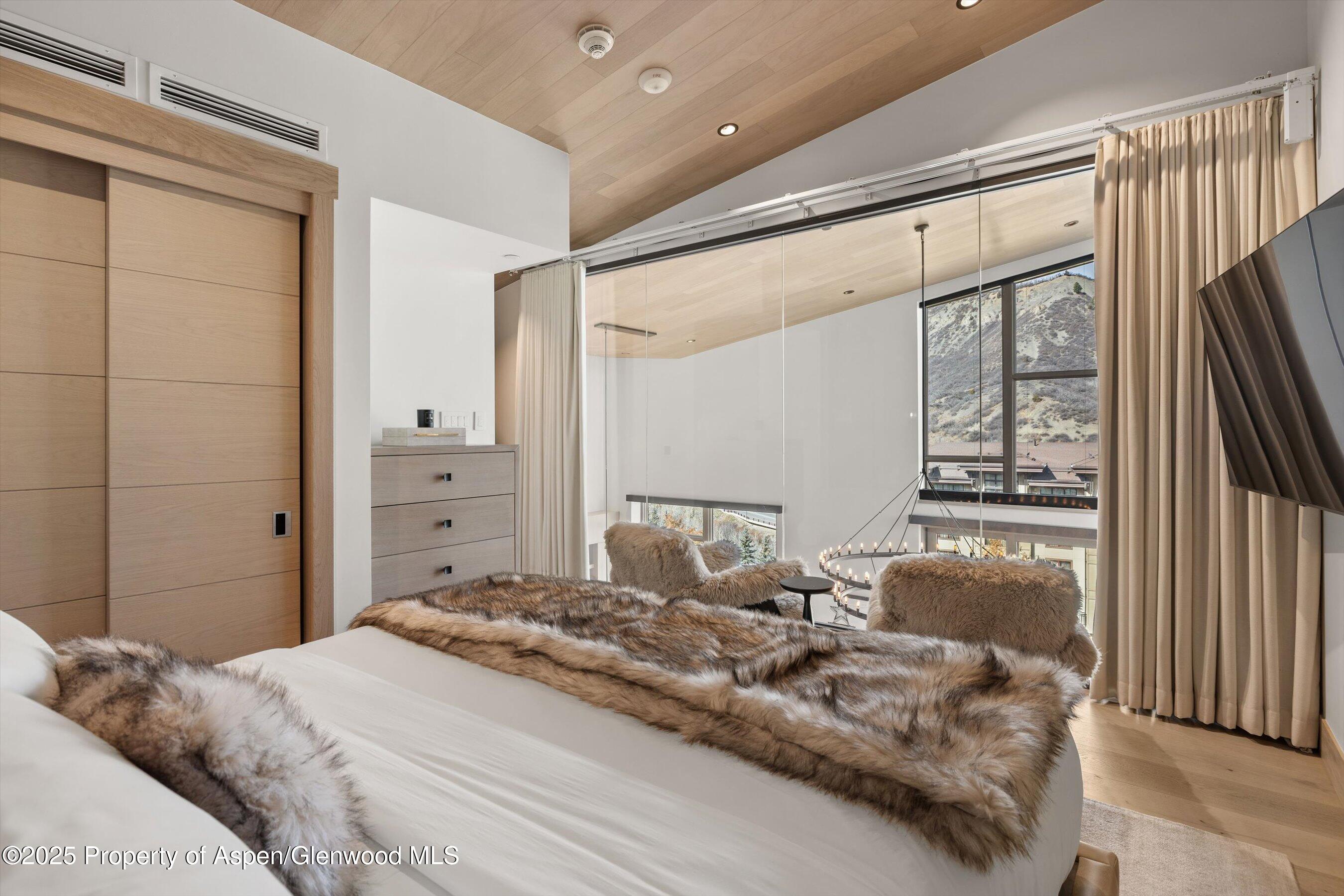 130 Wood Road, 654 Property Photo 12