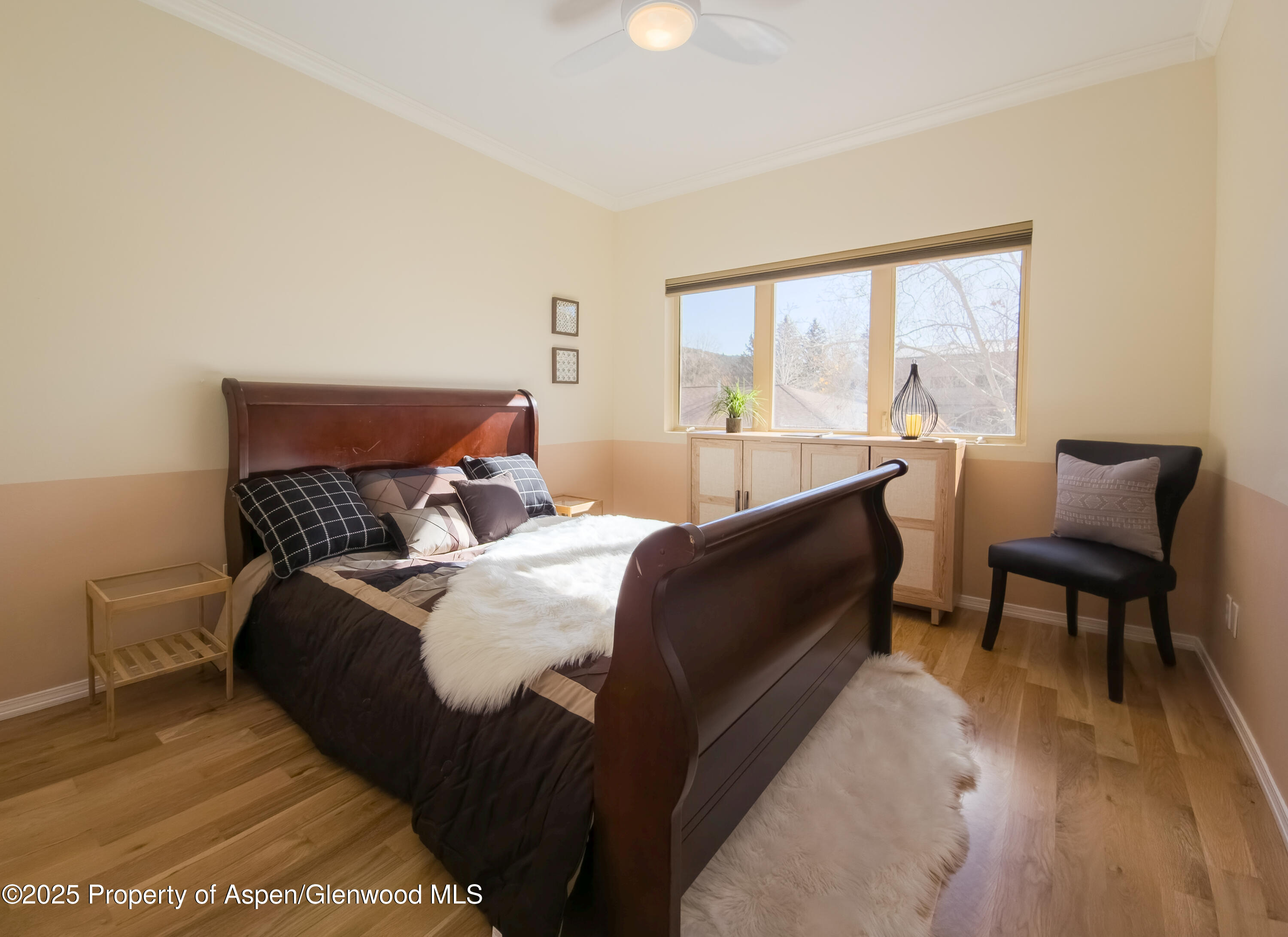 1400 E E Valley Road, 212 Property Photo 5