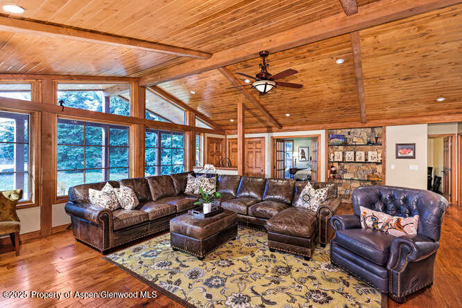 1280 Snowbunny Lane Property Photo 1