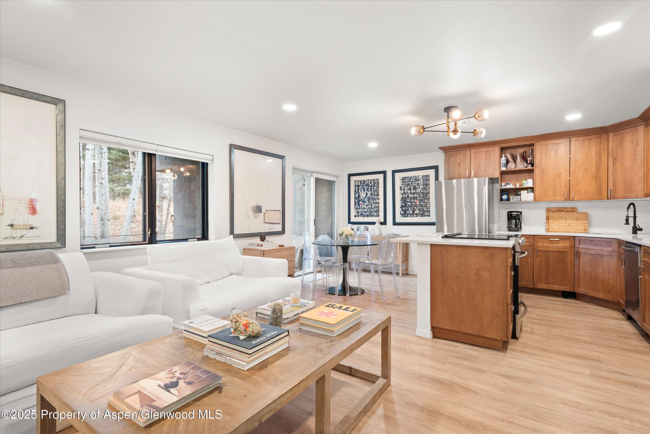 425 Park Circle A2 Property Photo 1
