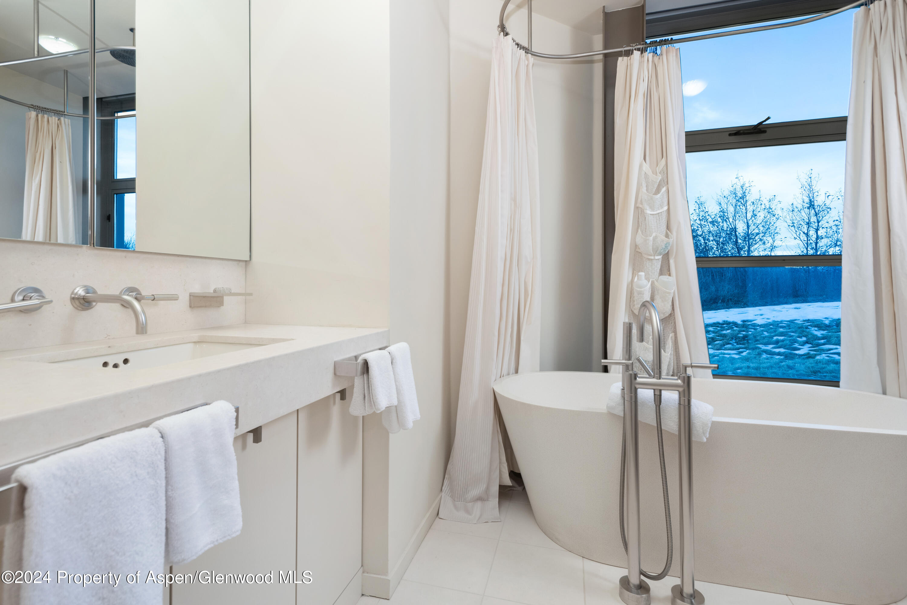 821 Cluny Road Property Photo 29
