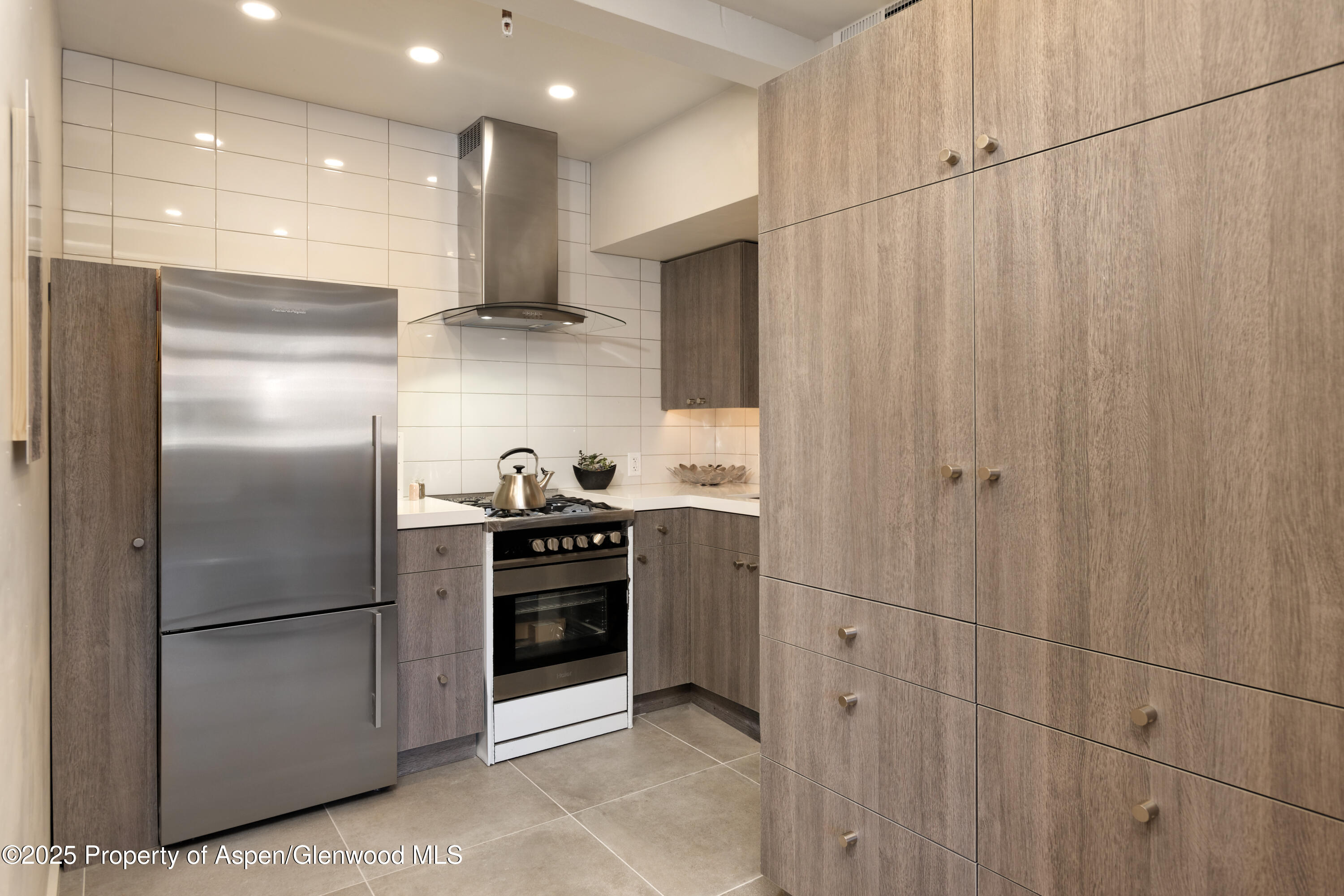 600 Carriage Way L-6 Property Photo 15