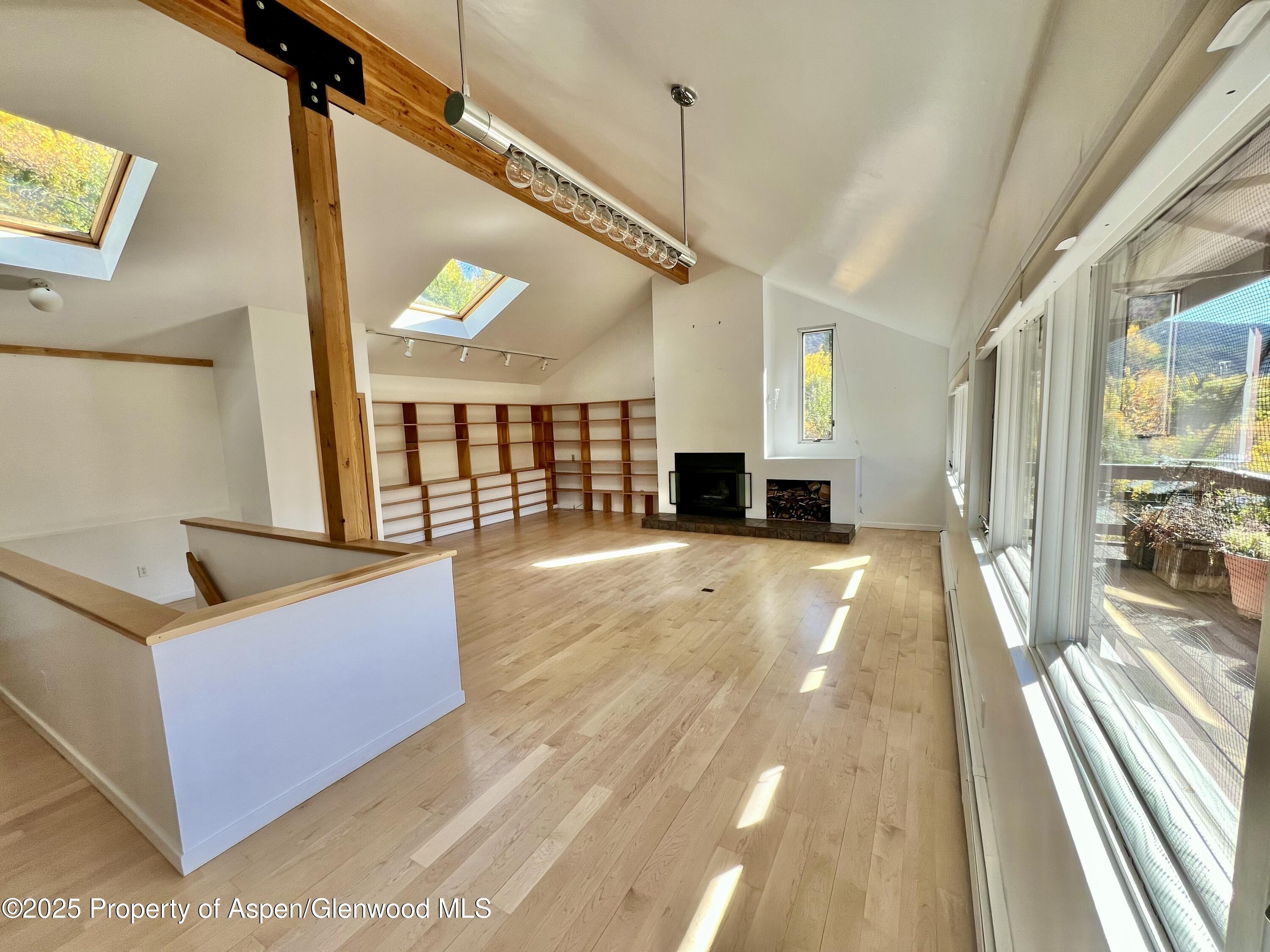 216 E Homestead Drive Property Photo 1