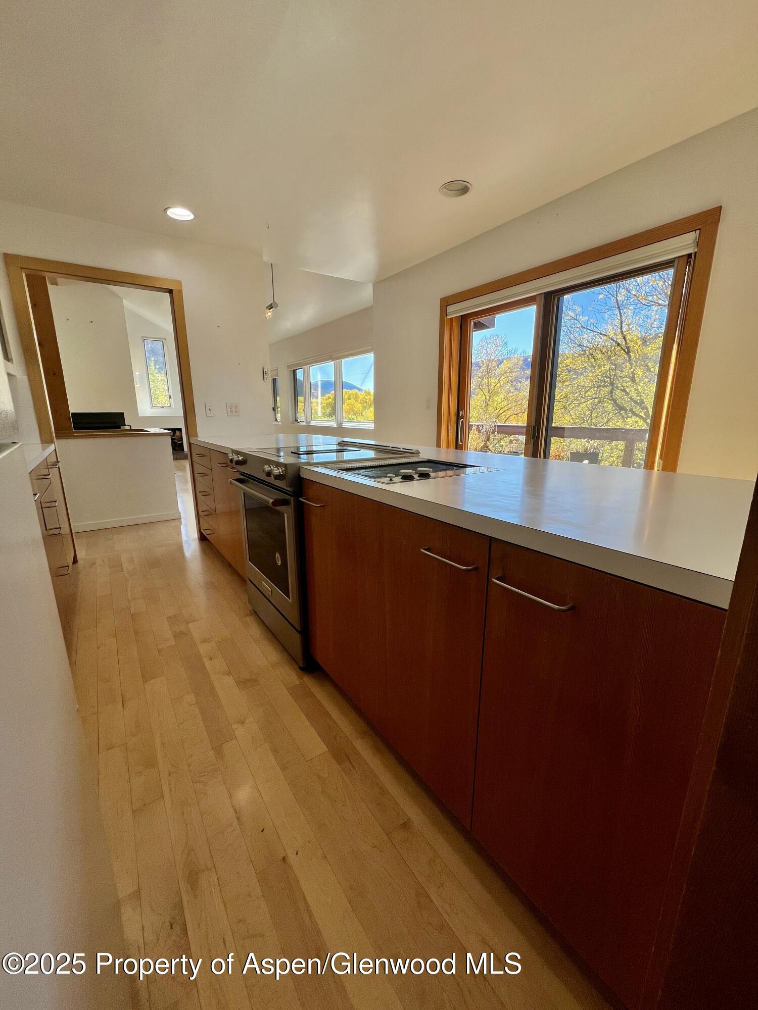 216 E Homestead Drive Property Photo 5