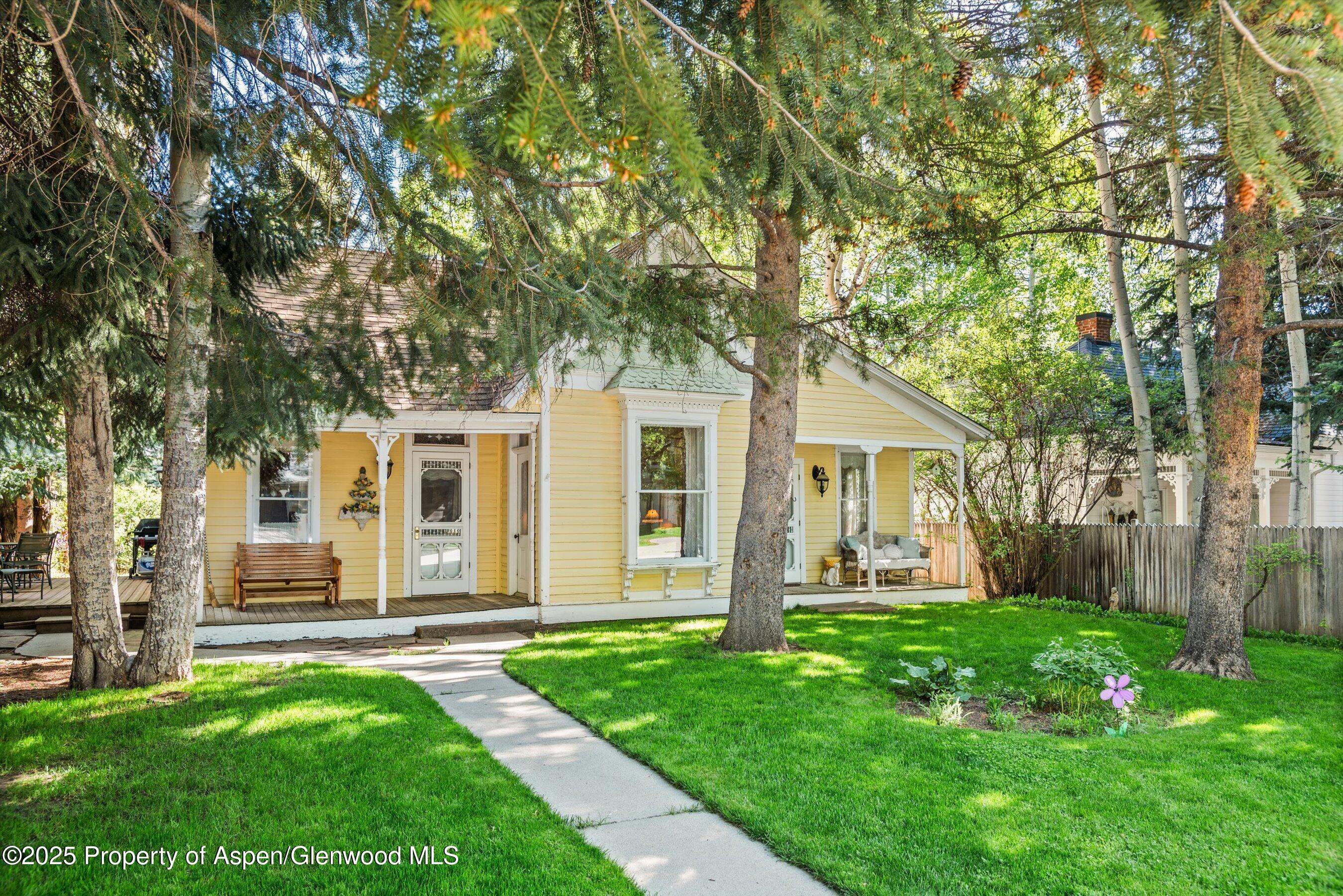 406 W Smuggler Street Property Photo 37