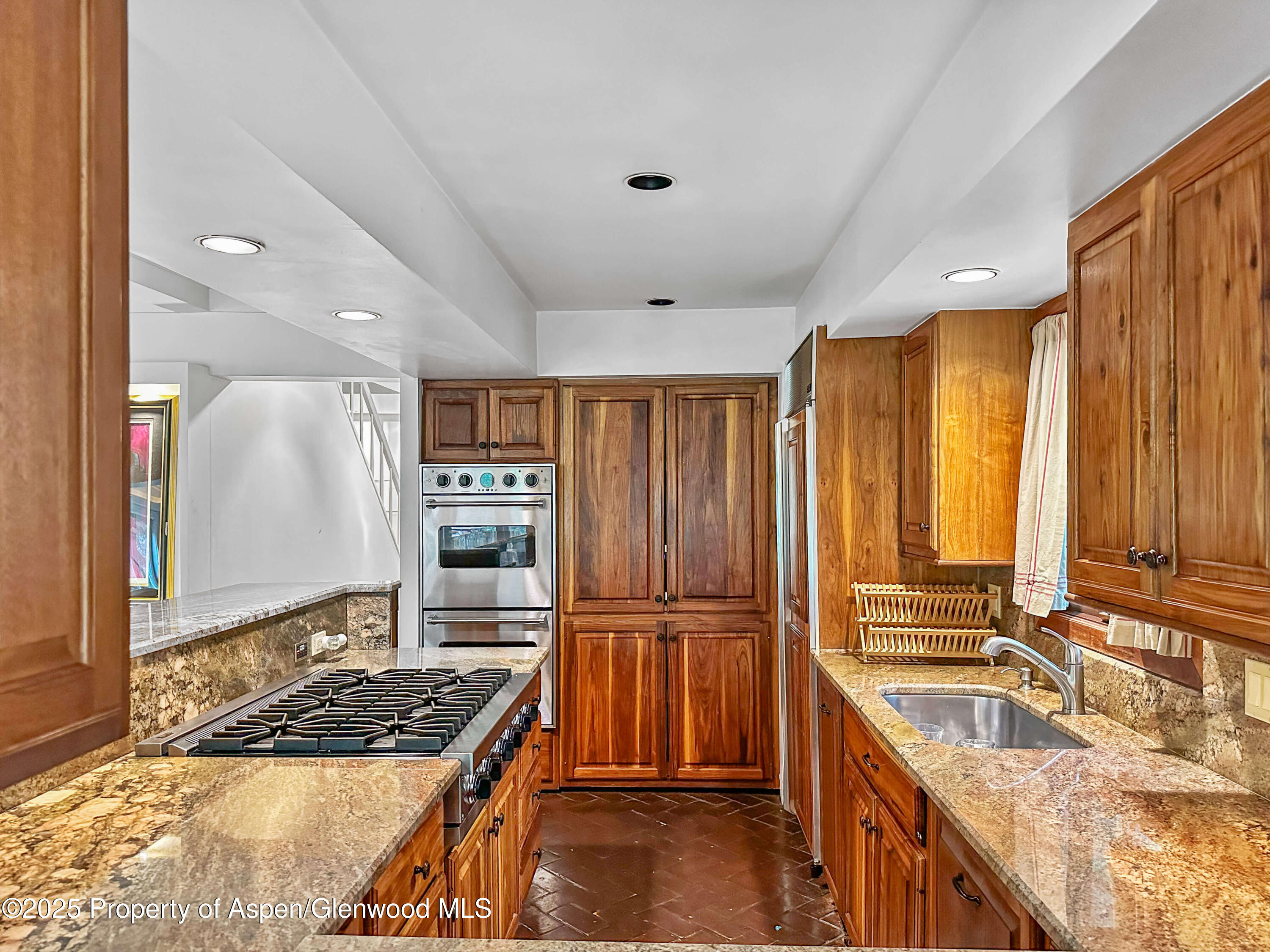 1425 Red Butte Drive Property Photo 10