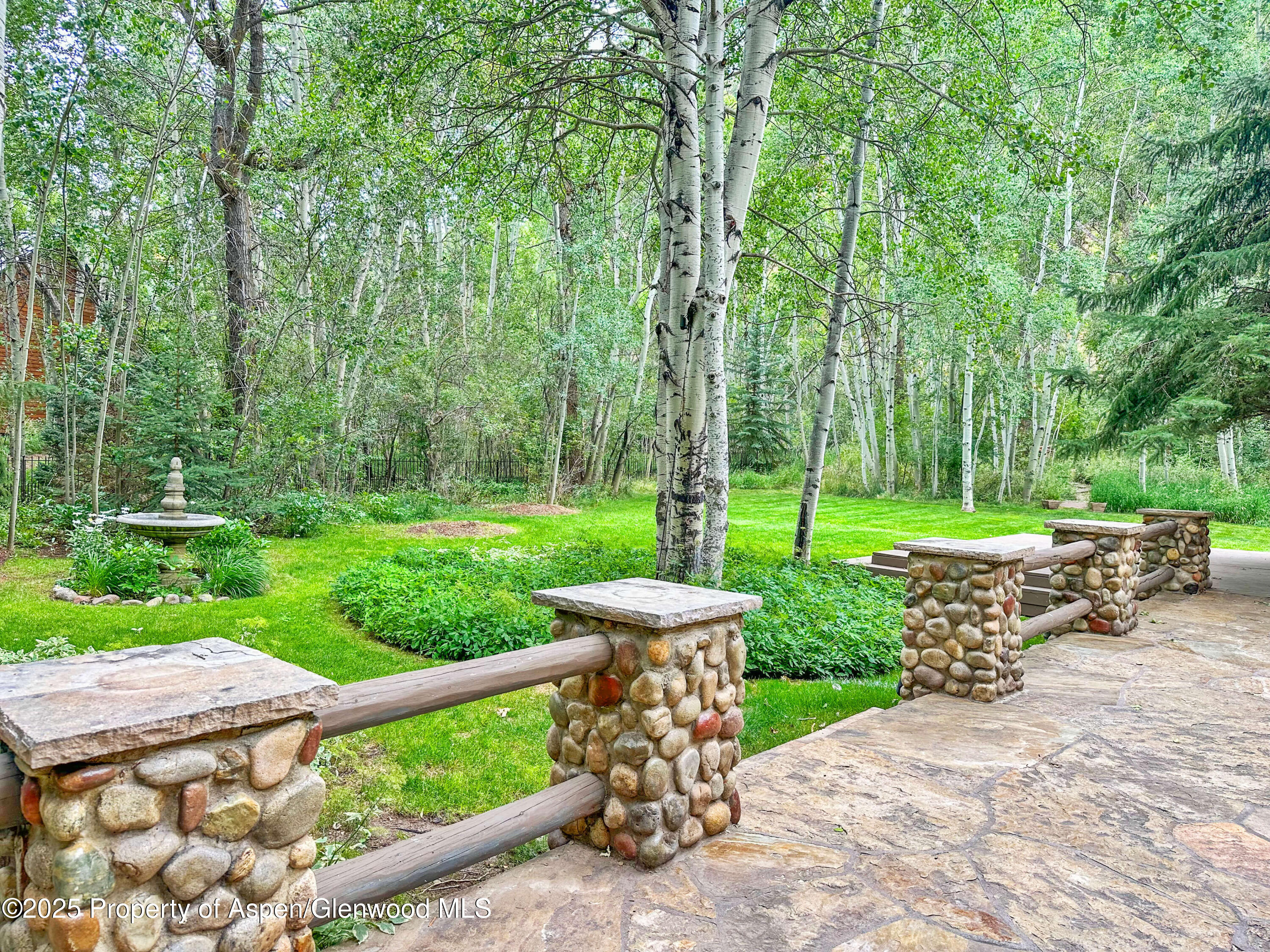 1425 Red Butte Drive Property Photo 14