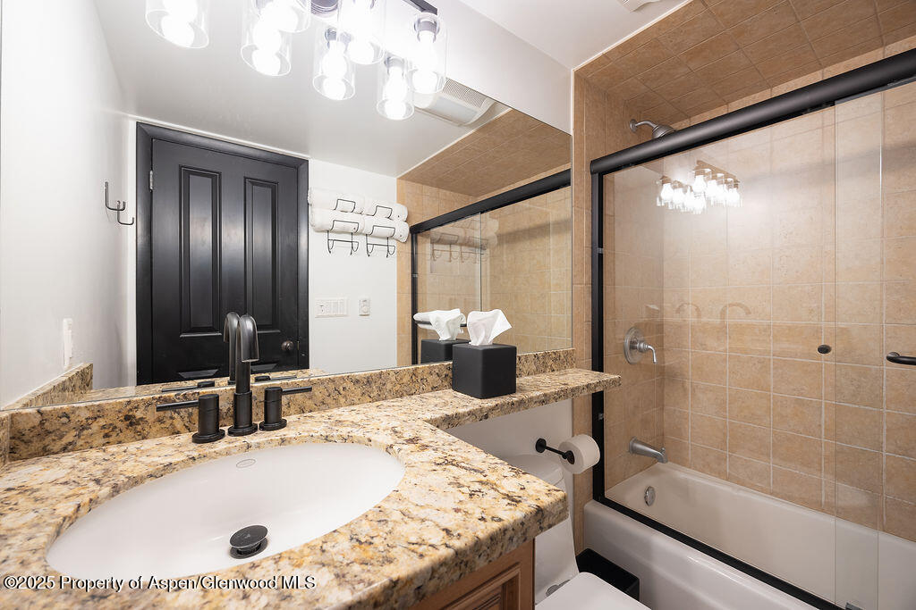 901 E Hyman Avenue 4 Property Photo 16