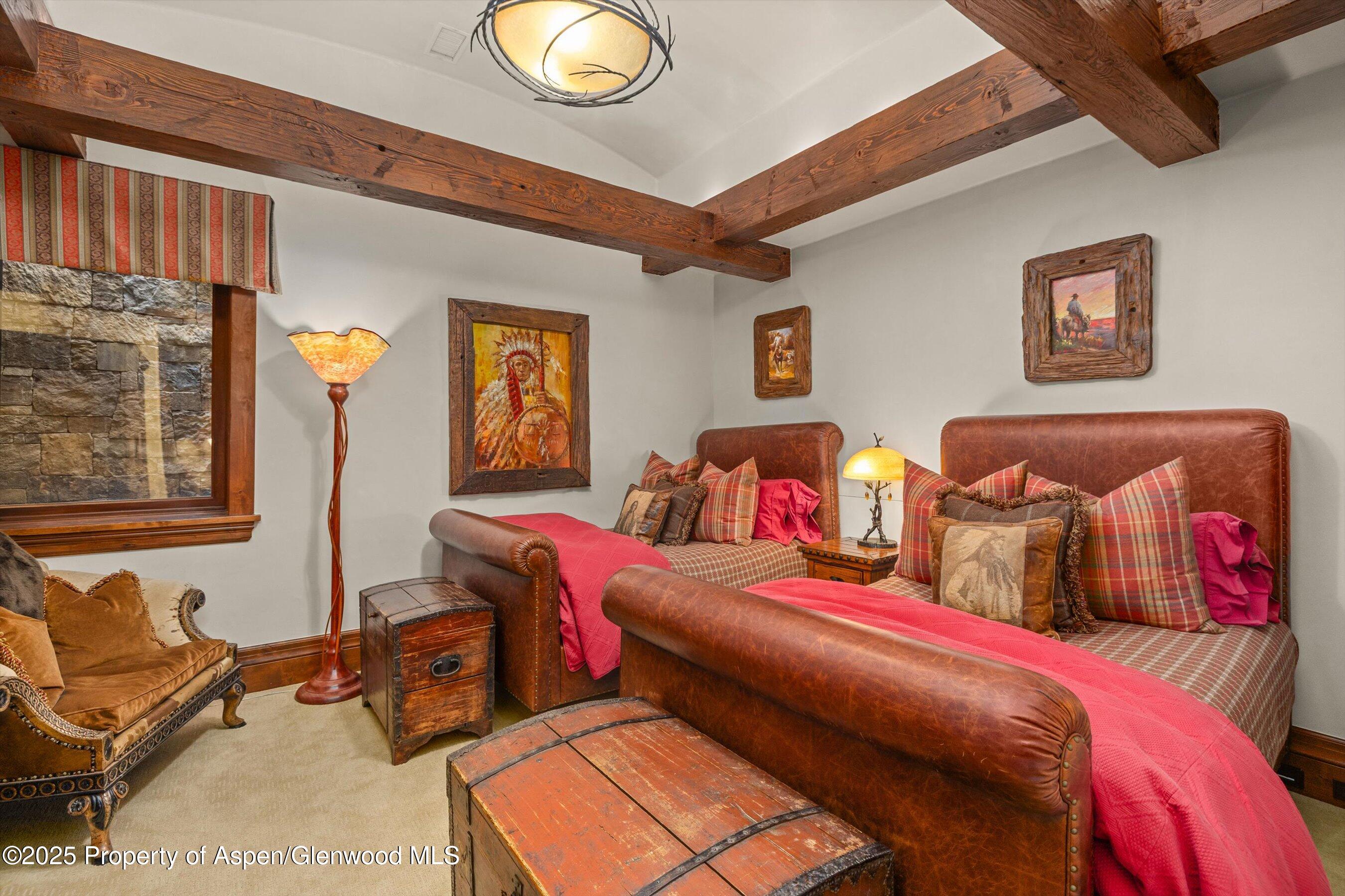 472 Thunderbowl Lane Property Photo 42