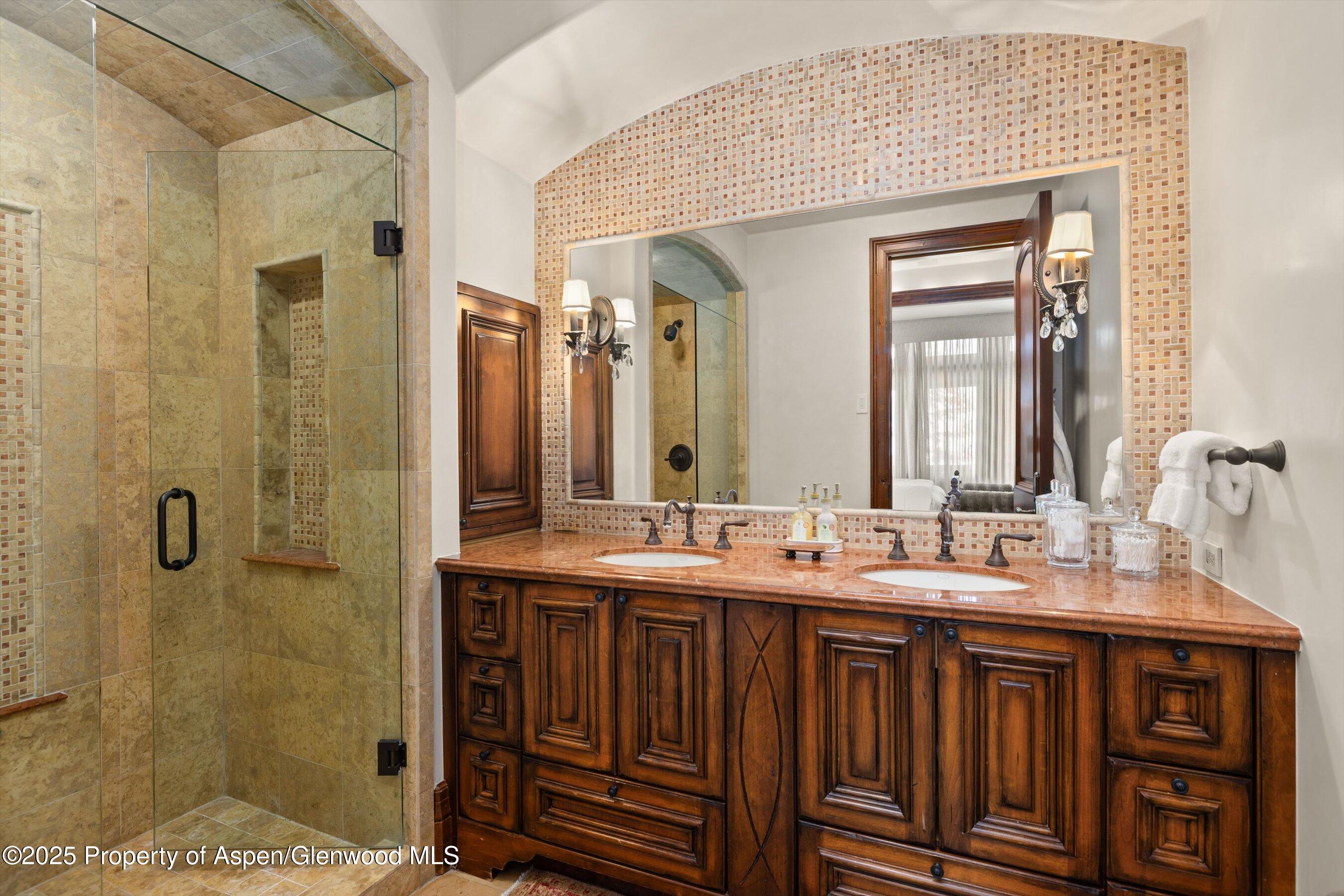 472 Thunderbowl Lane Property Photo 49