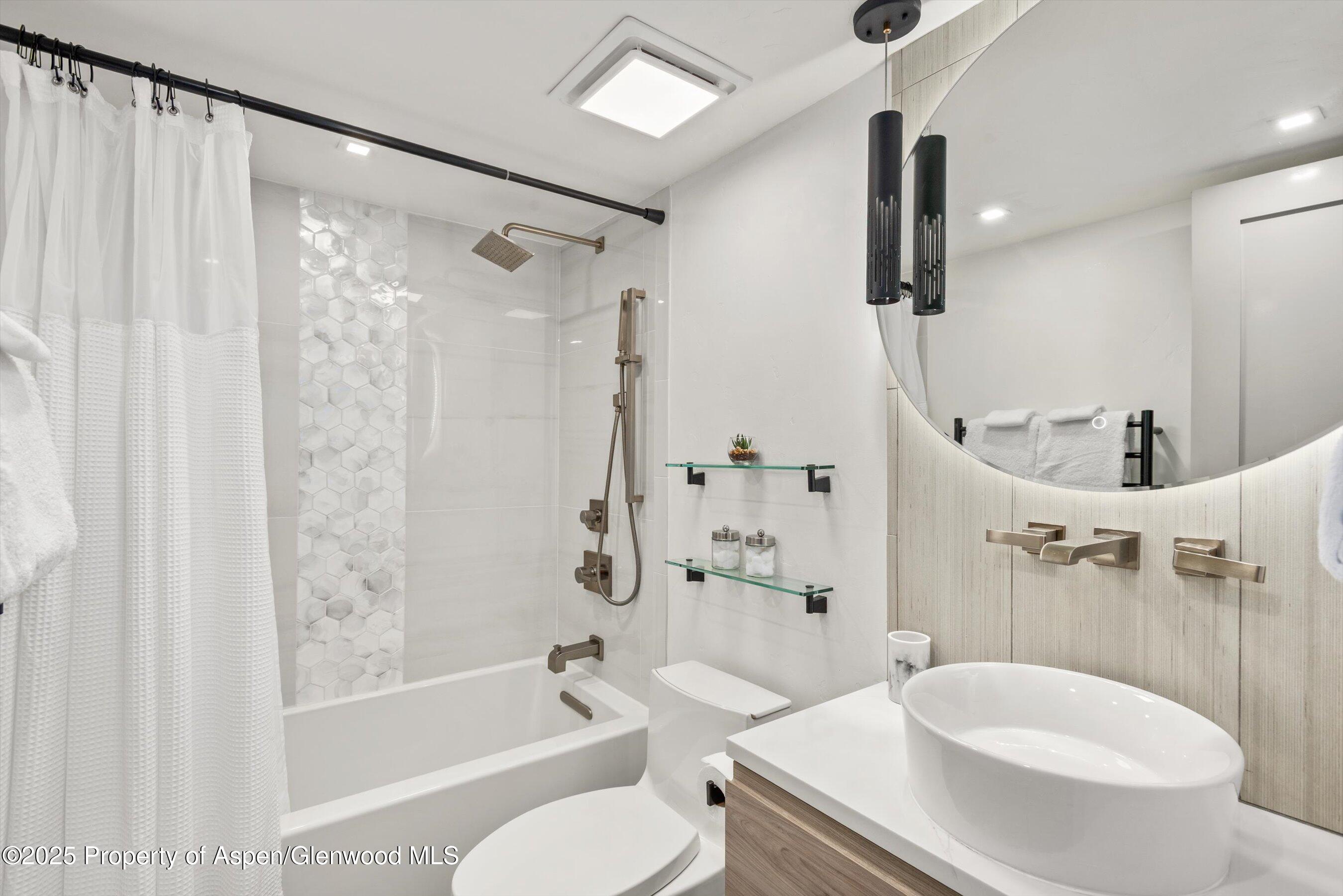 434 E Main Street 104 Property Photo 14