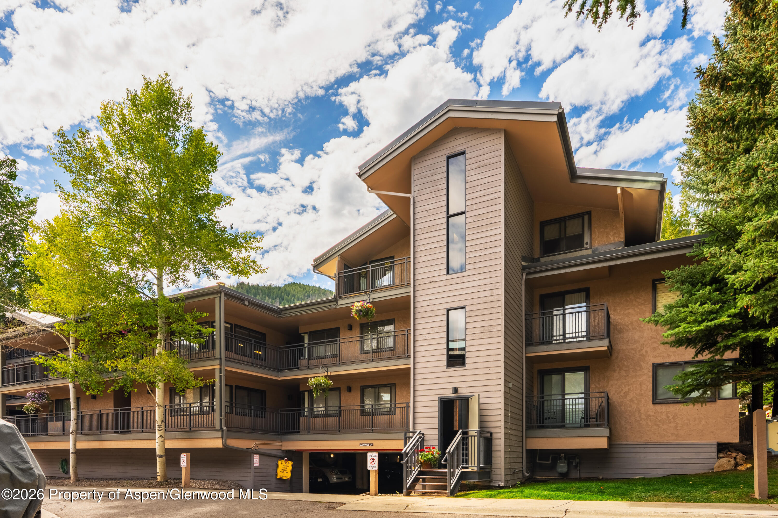700 S Monarch Street 207 Property Photo 11