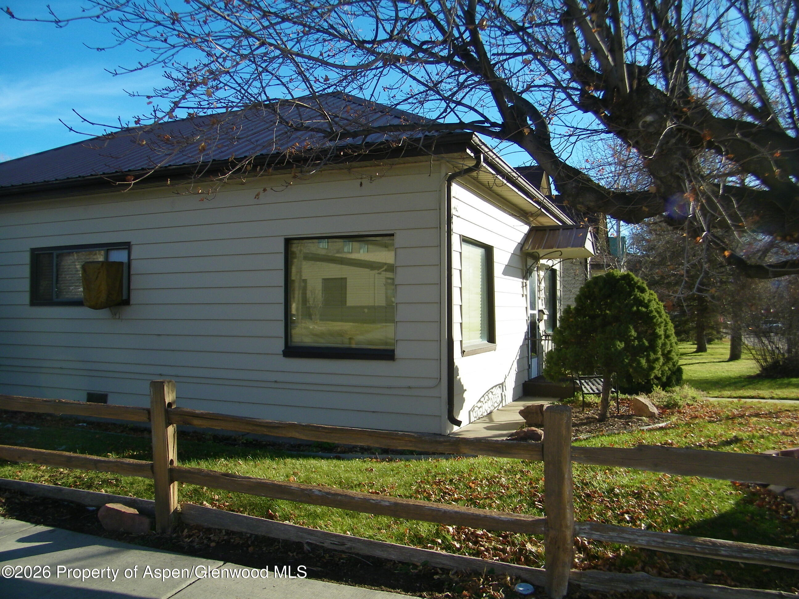 758 Railroad Avenue Property Photo 4
