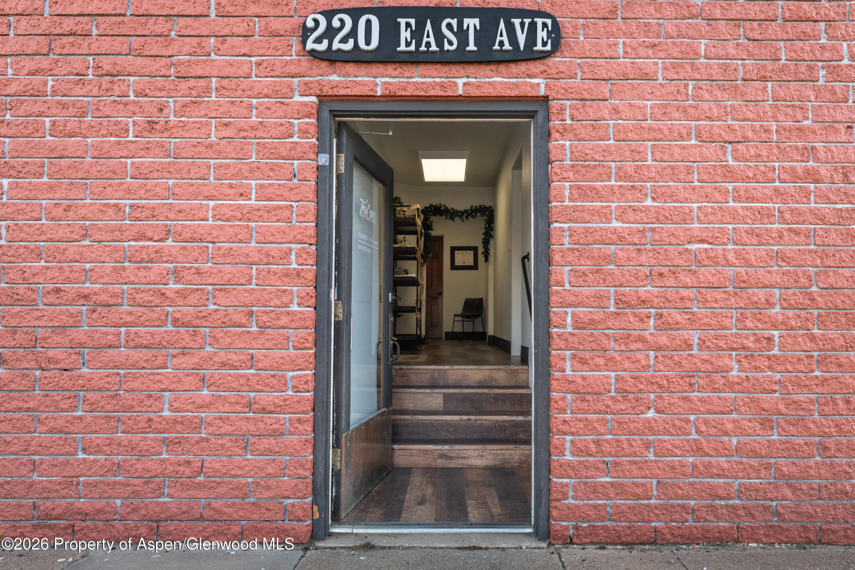 220 East Avenue Property Photo 3
