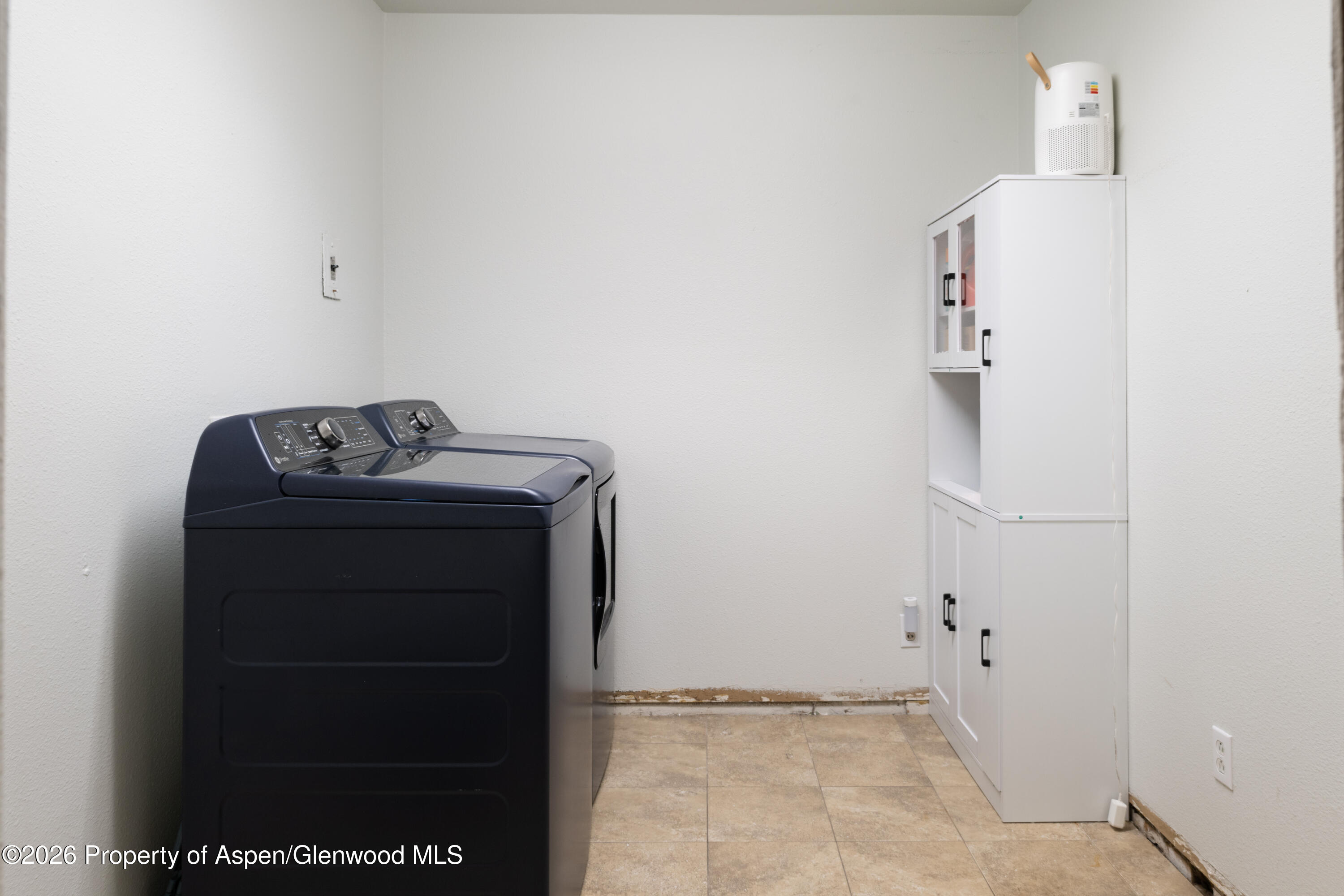 220 East Avenue Property Photo 14