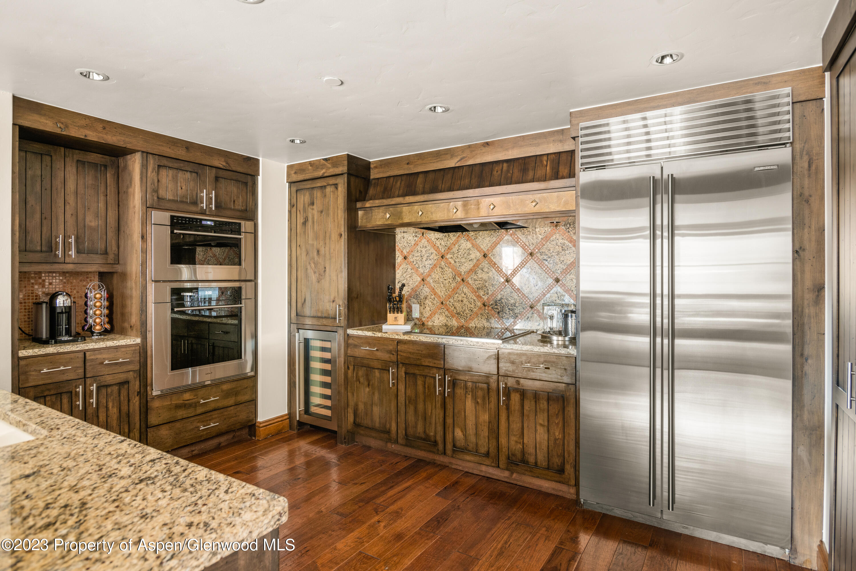 315 E Dean Street B62 Property Photo 6