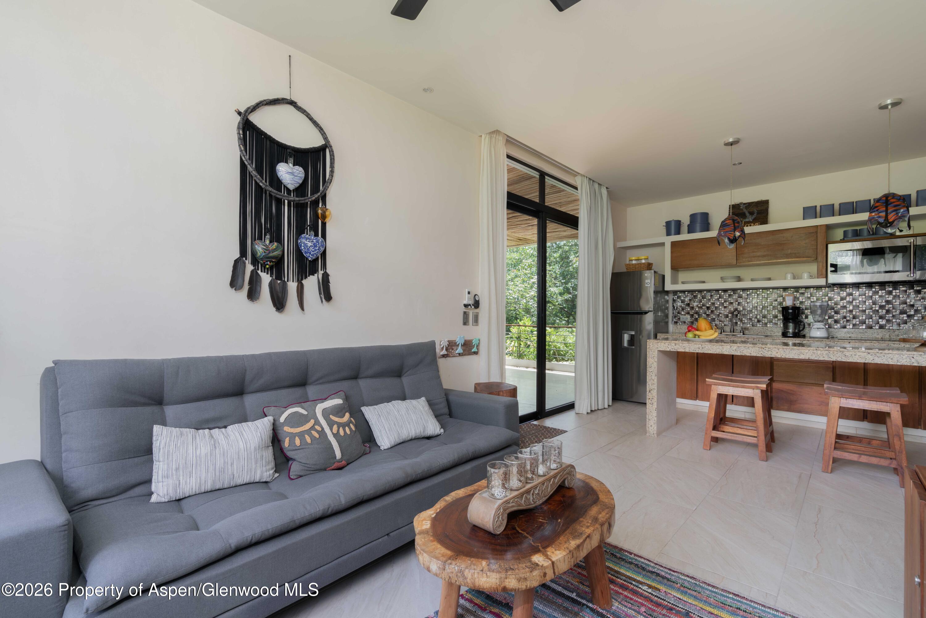 0002 C. 3 Sur Ph3 Property Photo 10