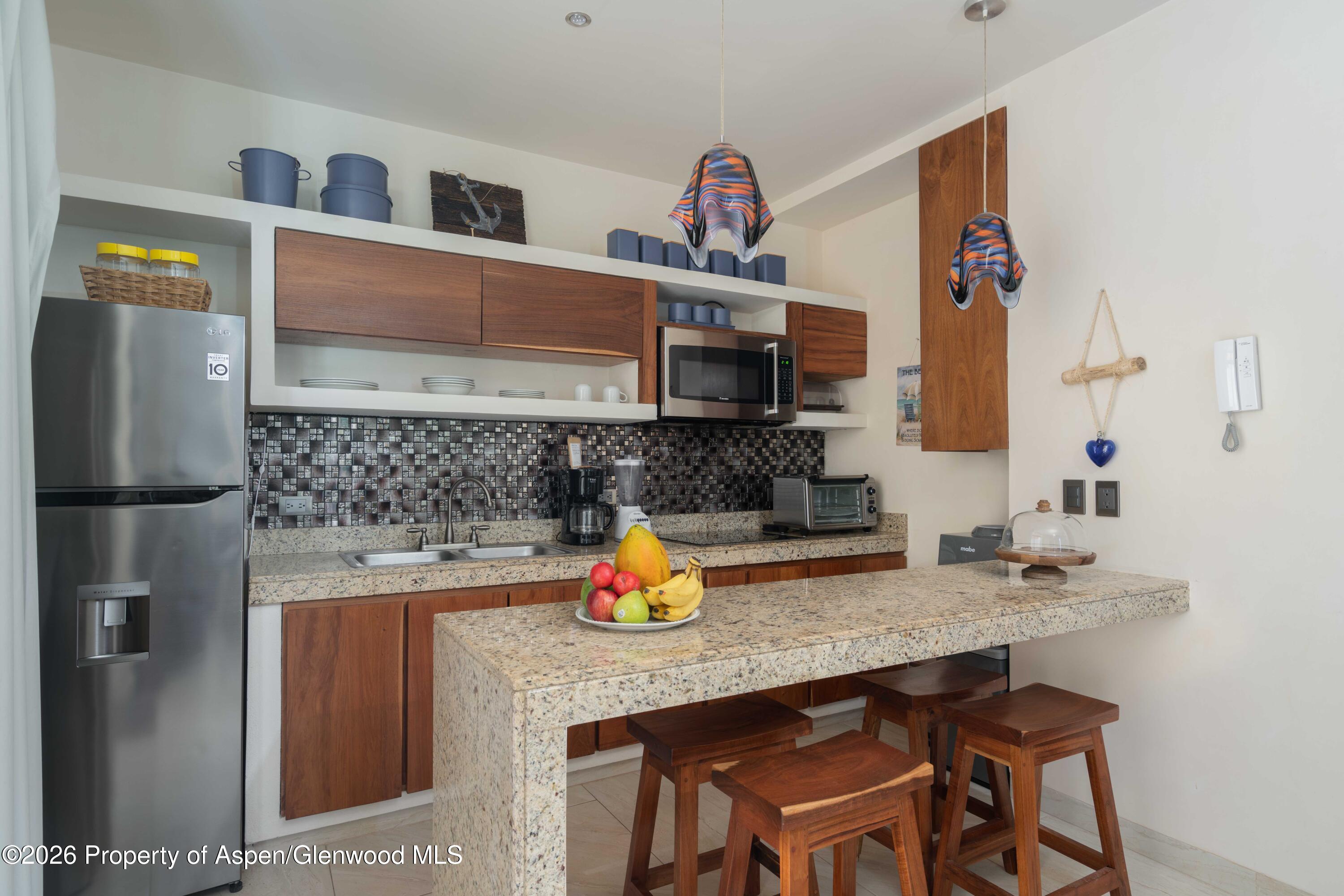0002 C. 3 Sur Ph3 Property Photo 12