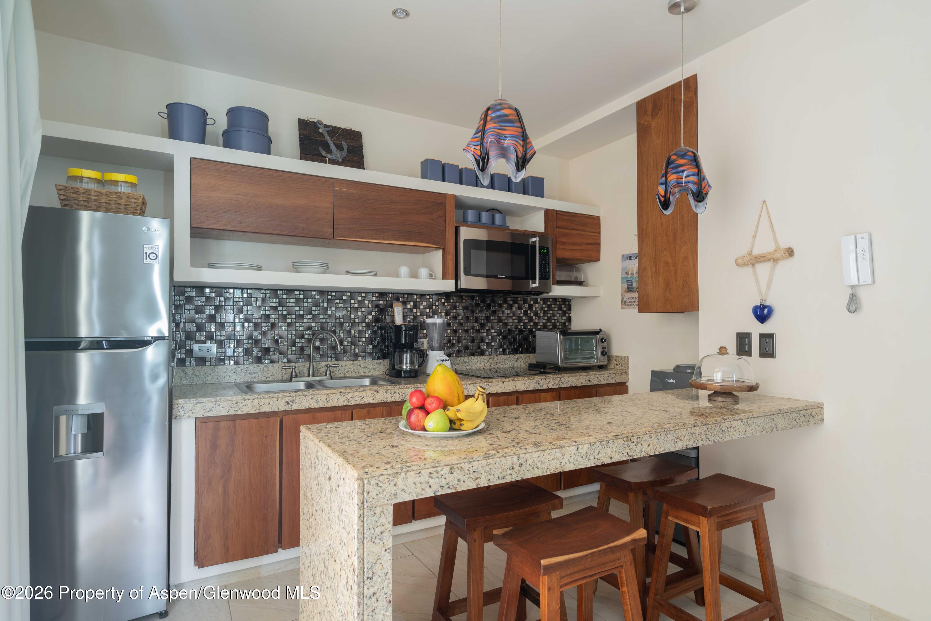0002 C. 3 Sur Ph3 Property Photo 38