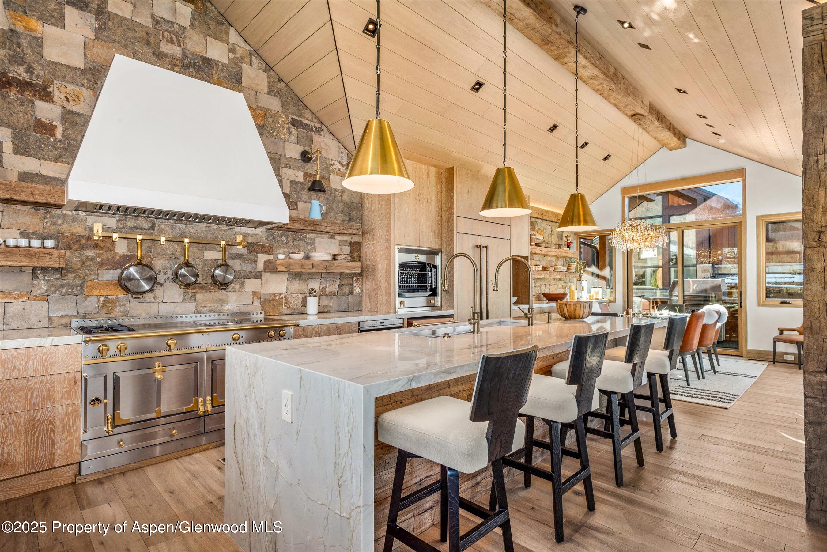 549 Walnut Street Property Photo 1
