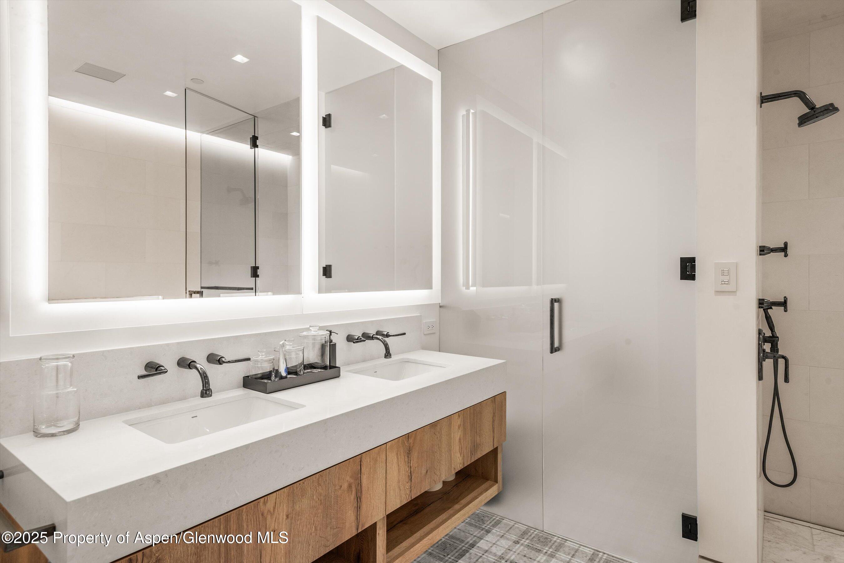 549 Walnut Street Property Photo 28