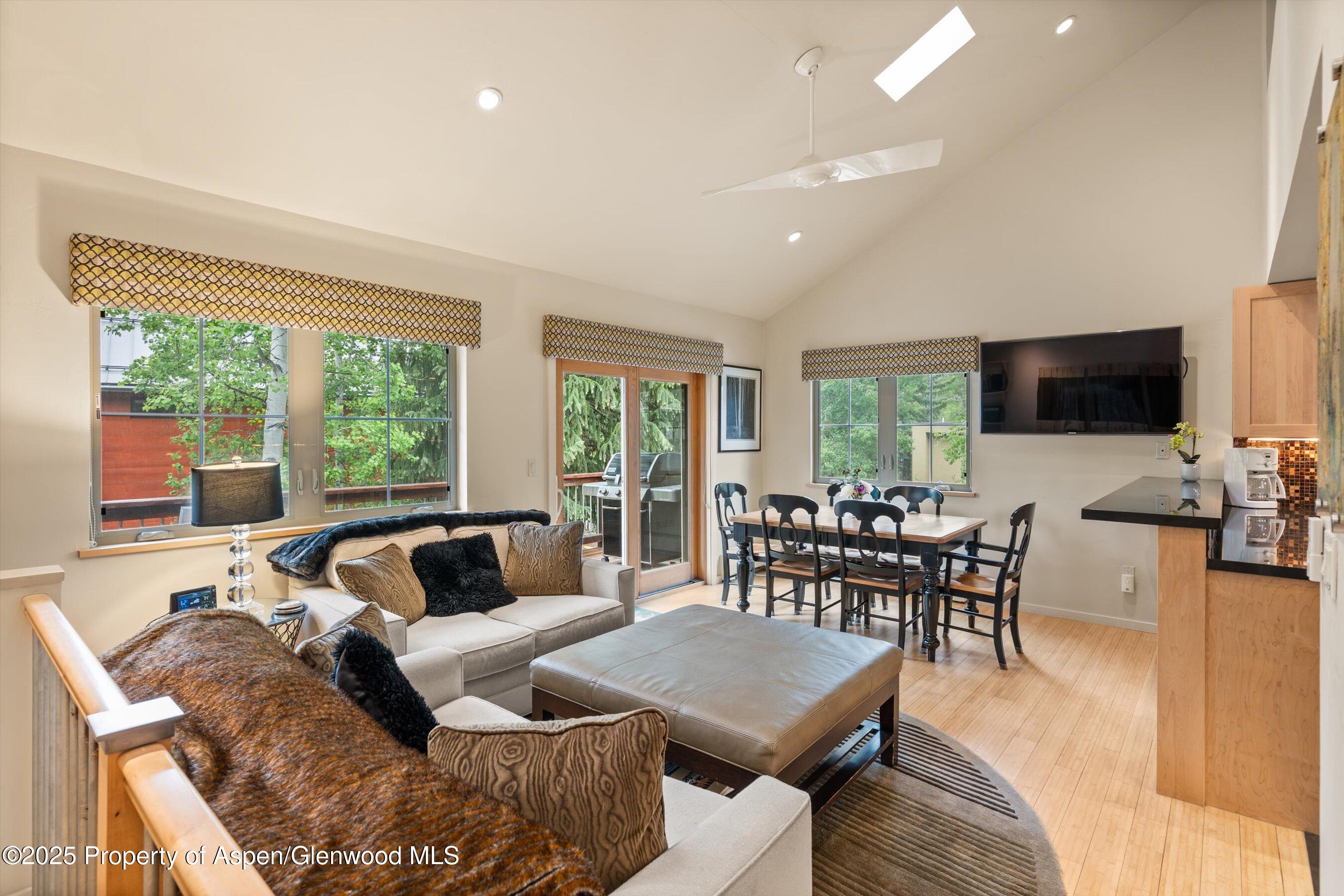 322 Park Avenue Unit 1 Property Photo 1