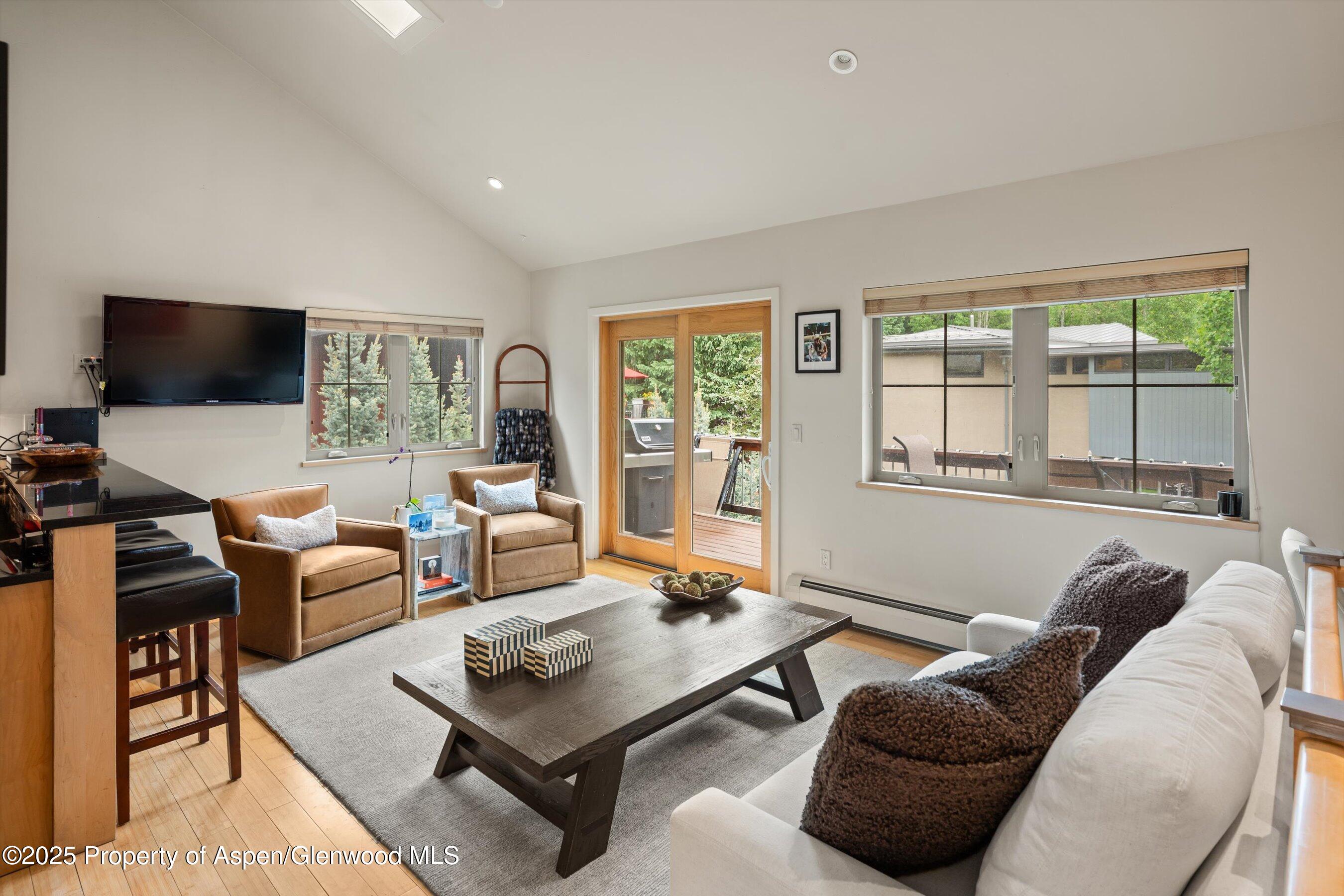322 Park Avenue Unit 2 Property Photo 1