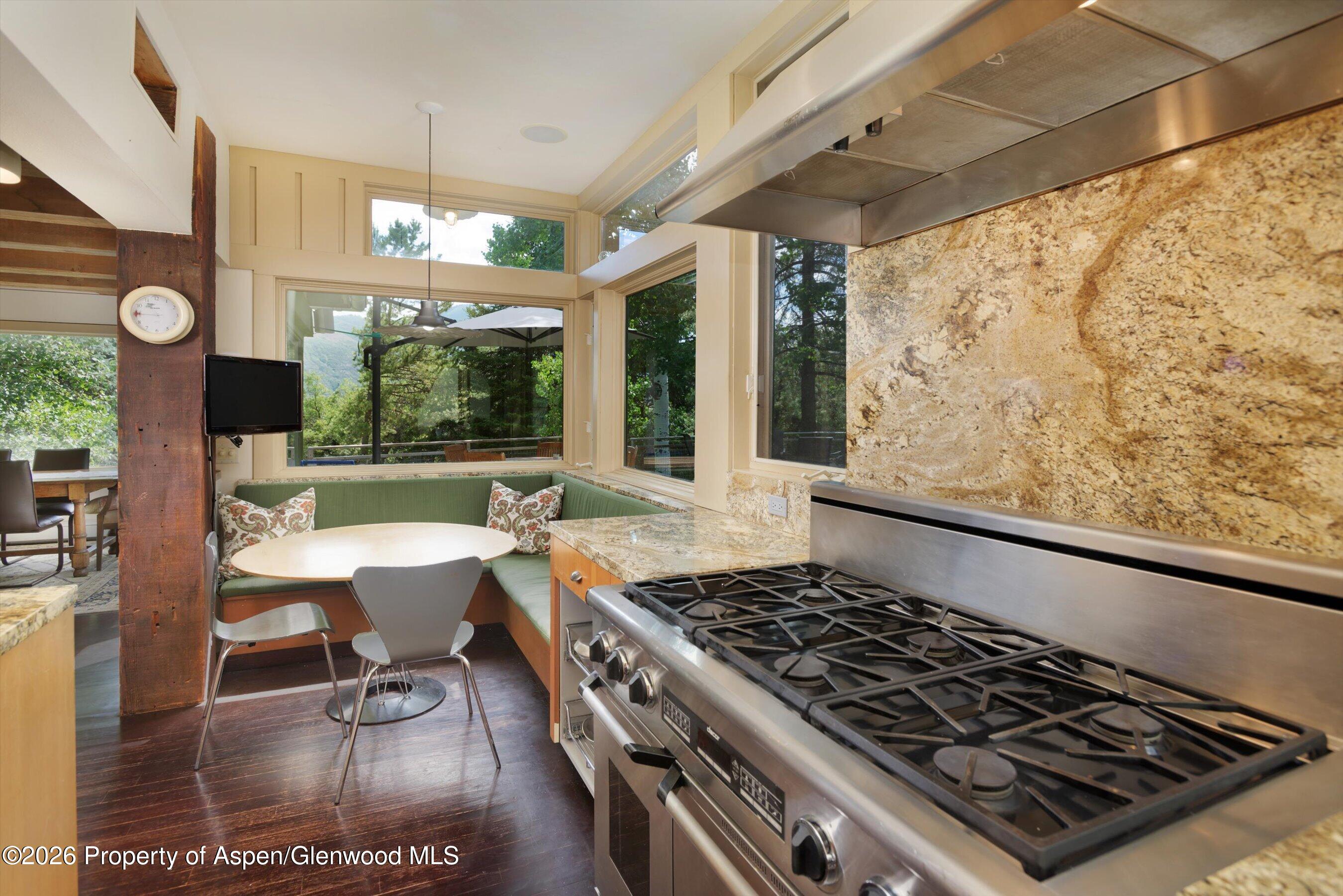 845 Aspen Oak Drive Property Photo 9