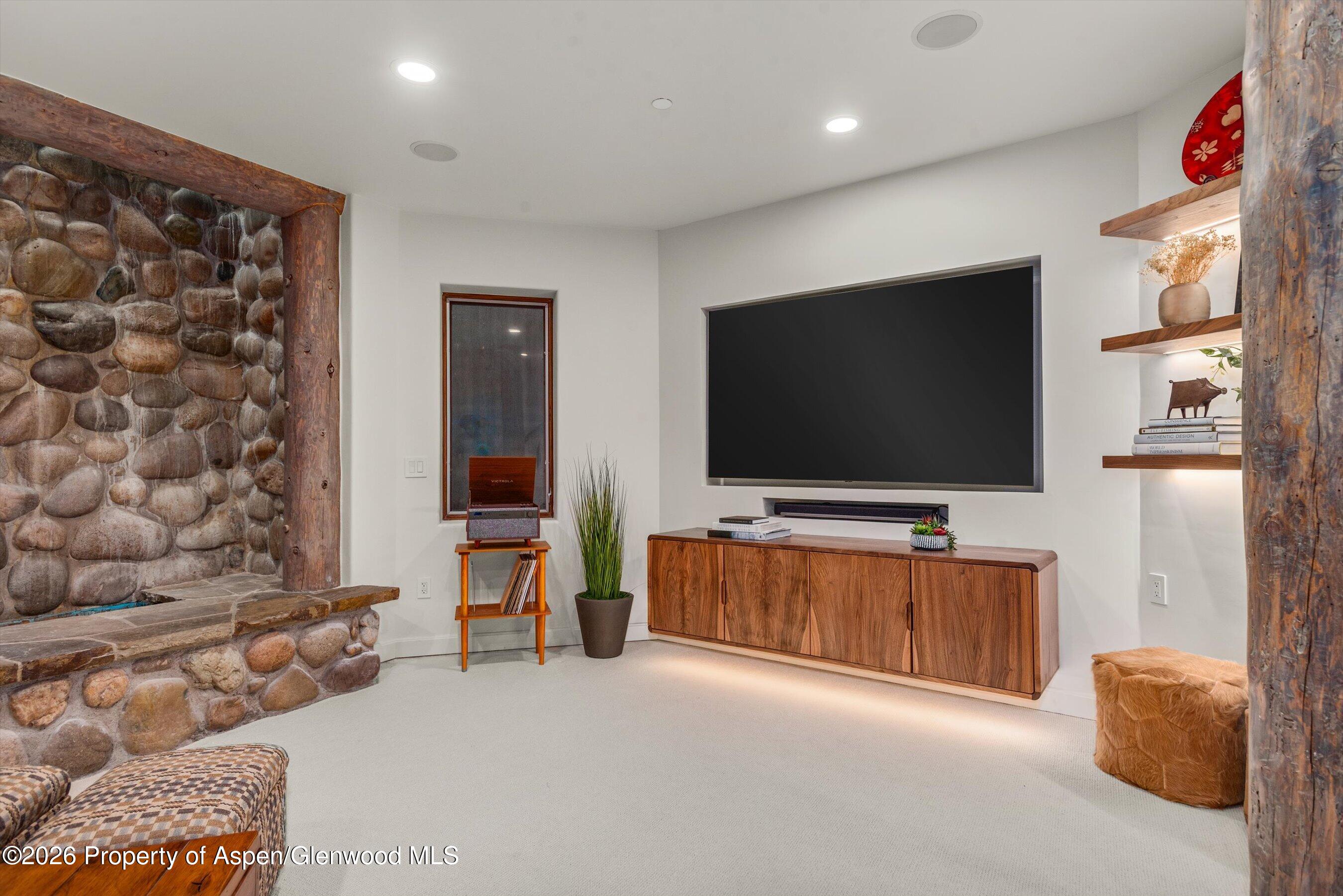 395 Silverlode Drive Property Photo 41