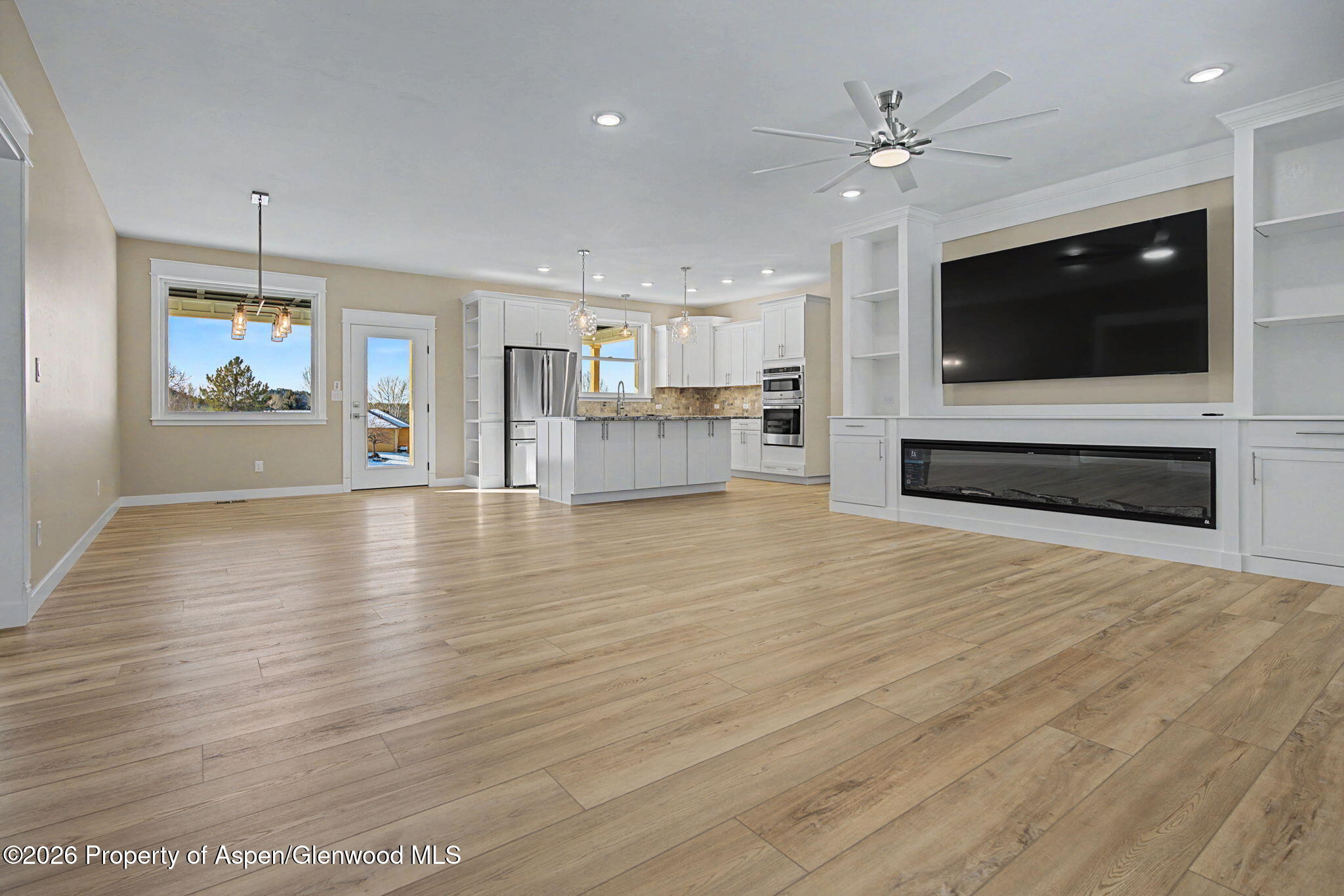 950 Se Fairway Drive Property Photo 3