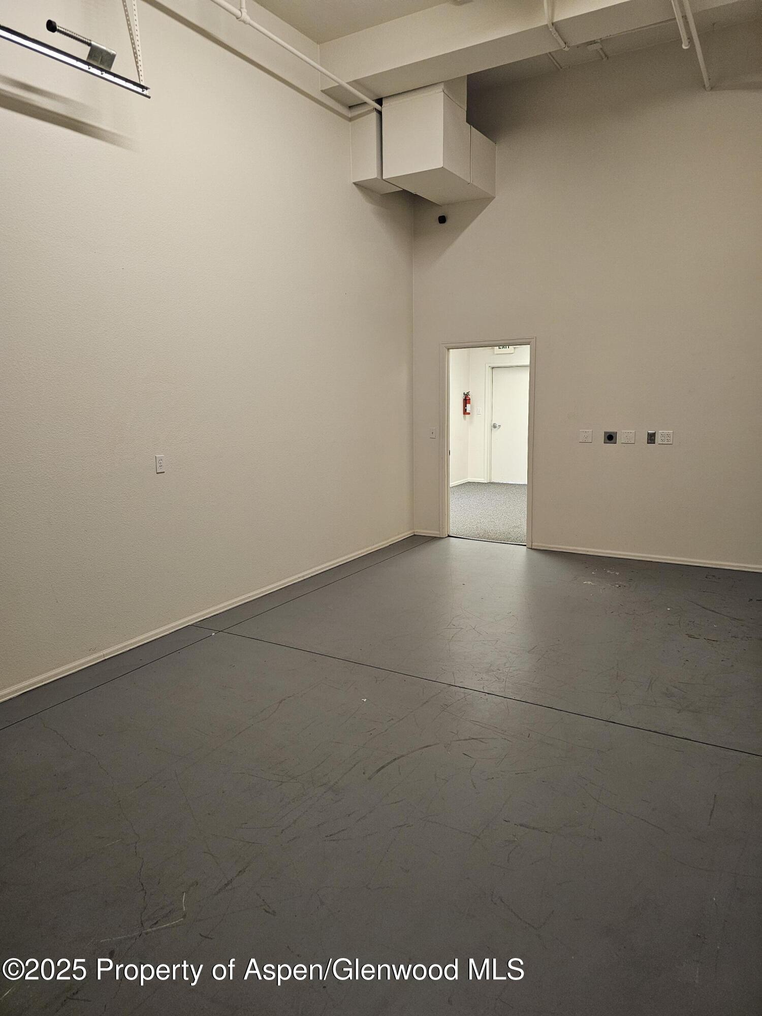 2477 Commerce Boulevard F Property Photo 8