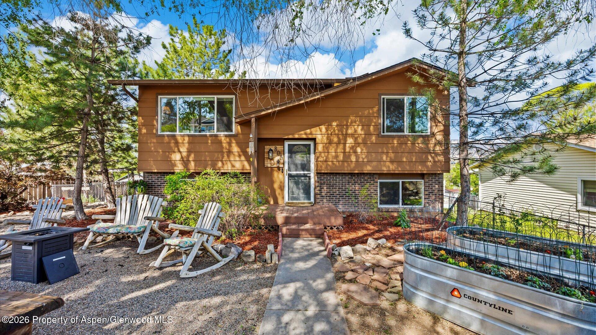 805 Munro Avenue