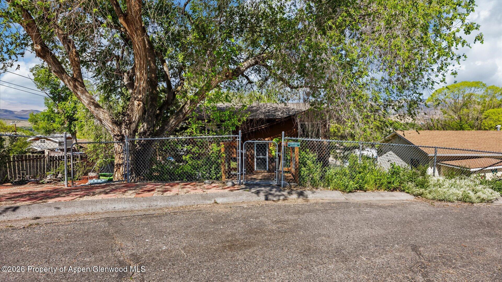 805 Munro Avenue Property Photo 4