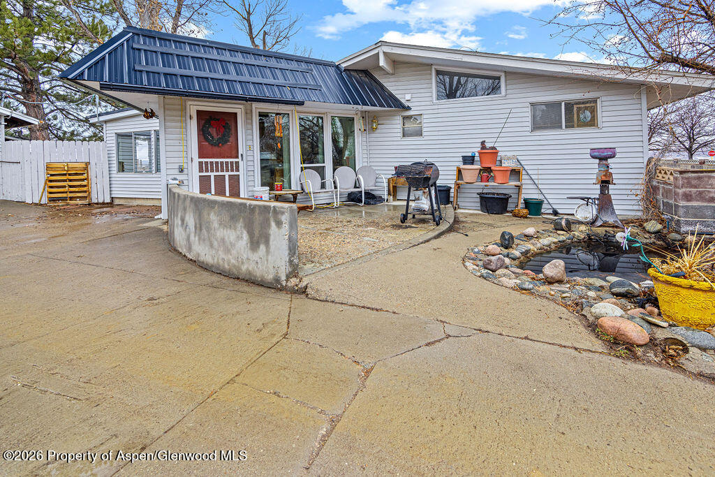 940 Wilson Street Property Photo 4